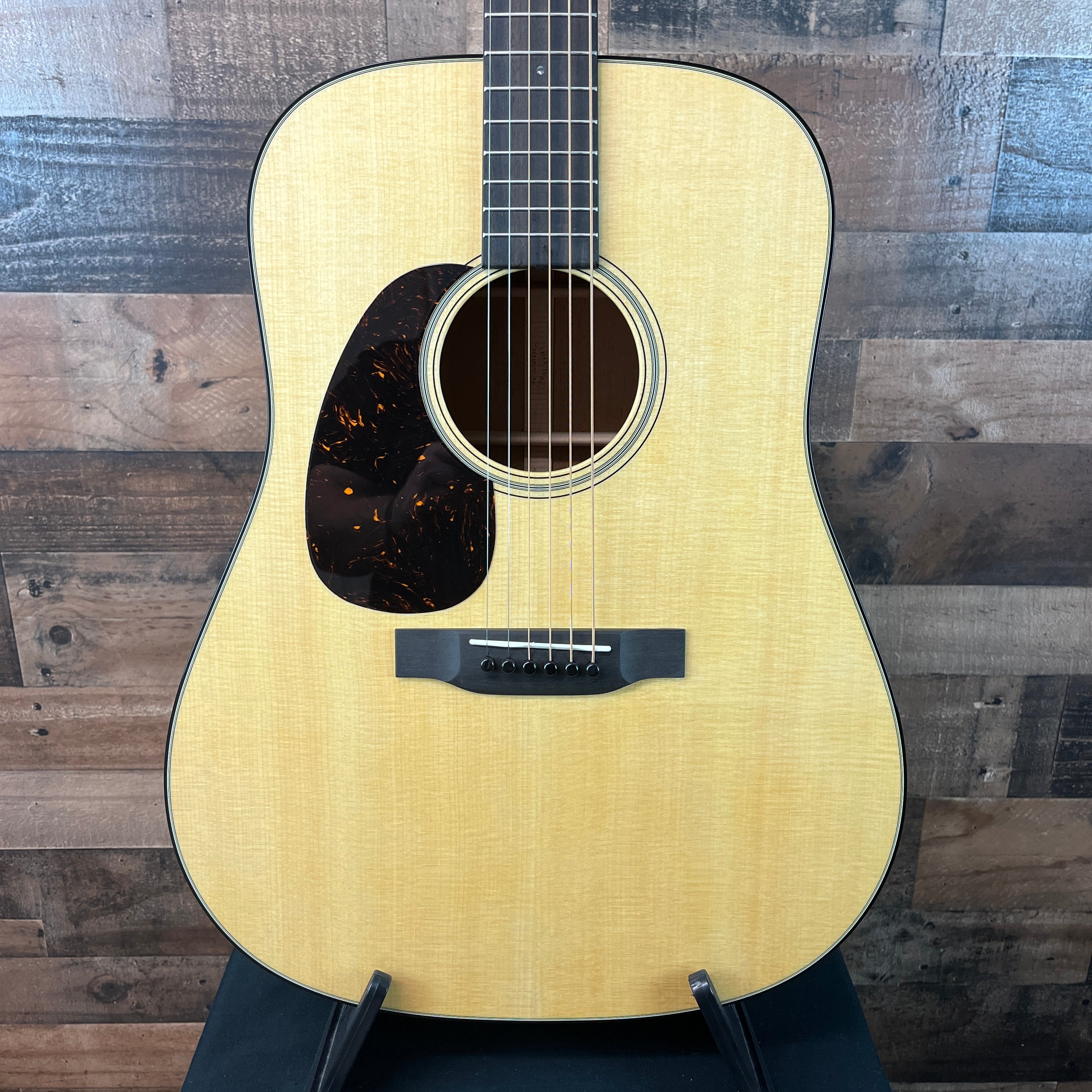 Martin D-18 2025 - Left-Handed, Hard Case, 798