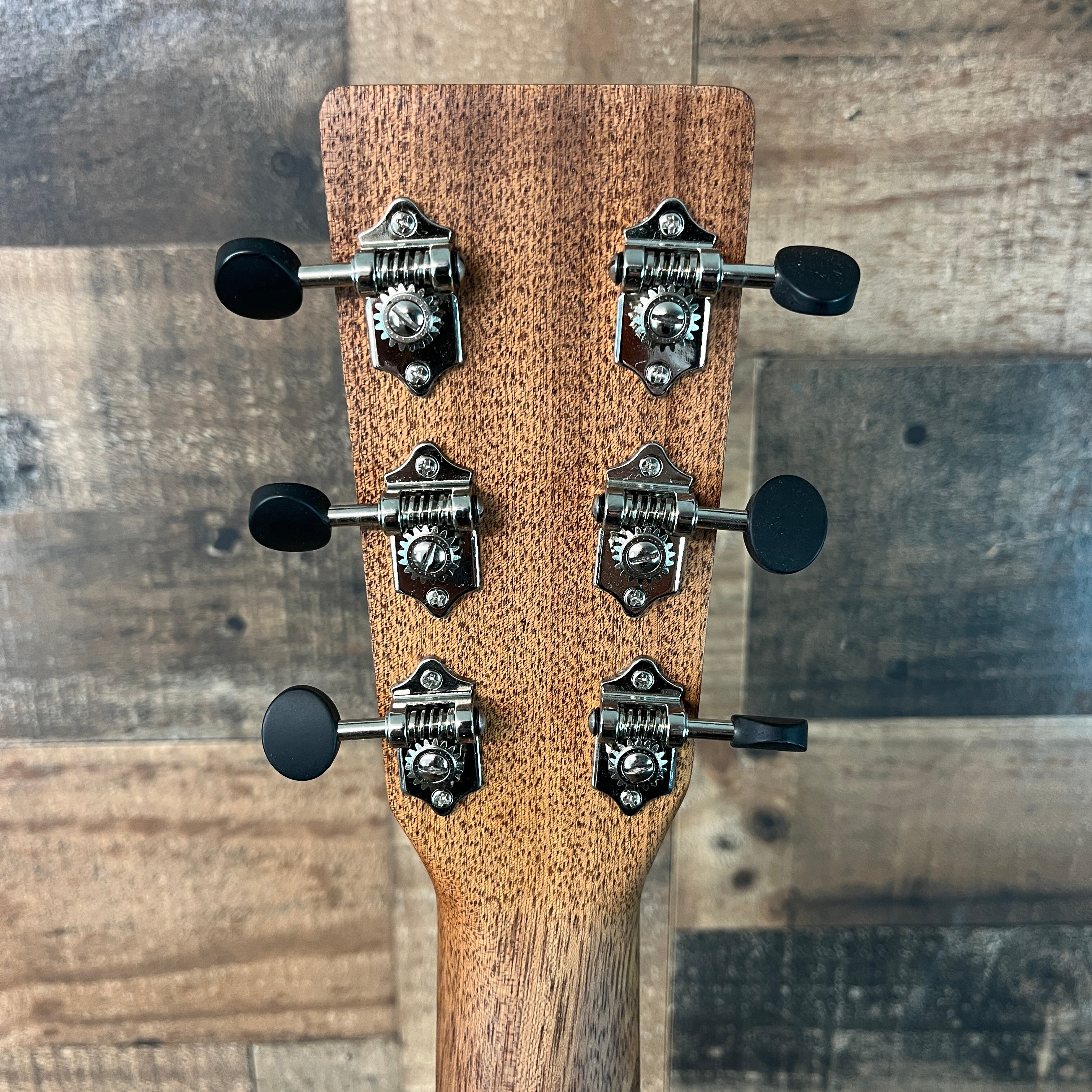 Martin 000-JRE SAPELE, Left Handed, 2025 Model, Natural, 309