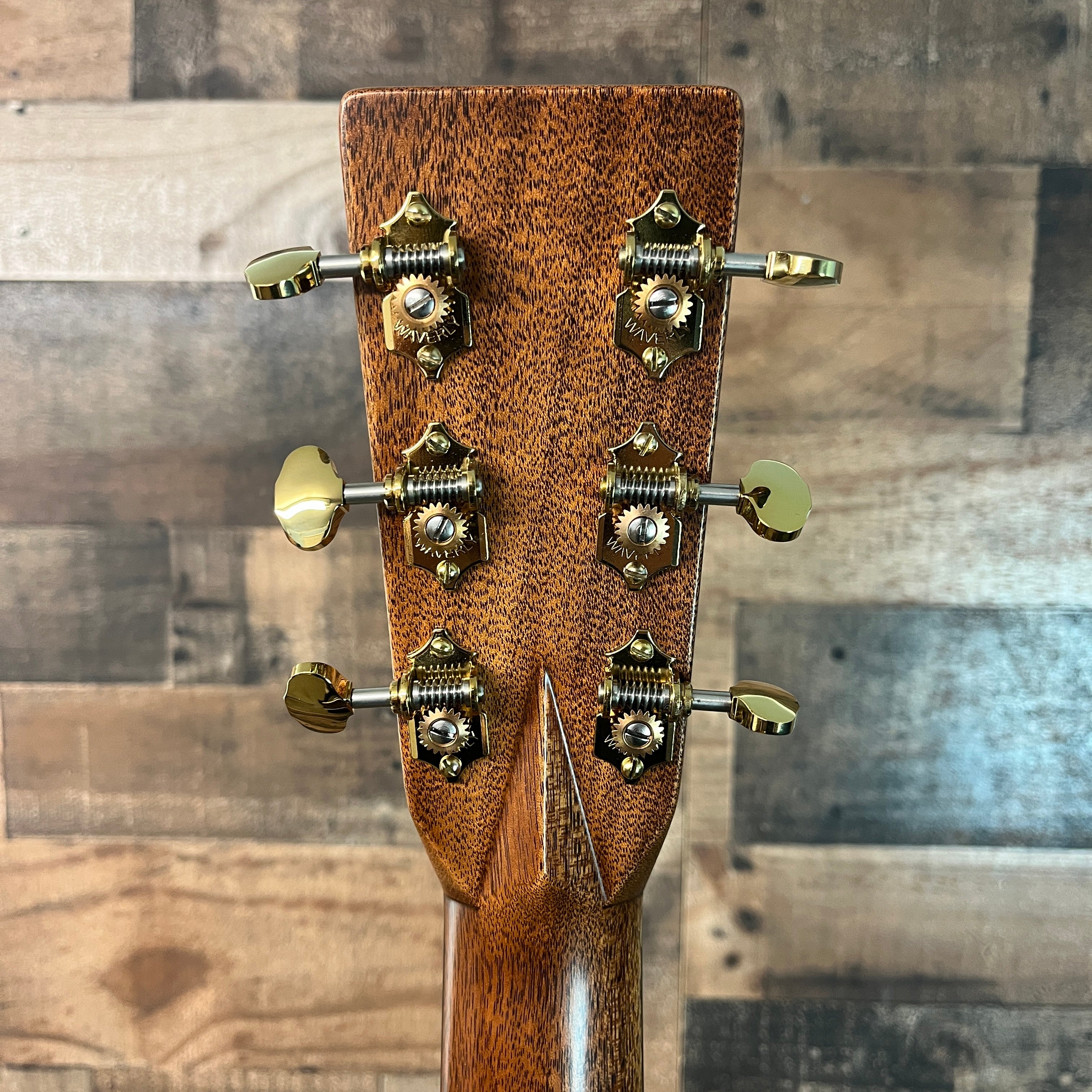 Martin D-28 Modern Deluxe 2025 - Natural, Hard Case, #137