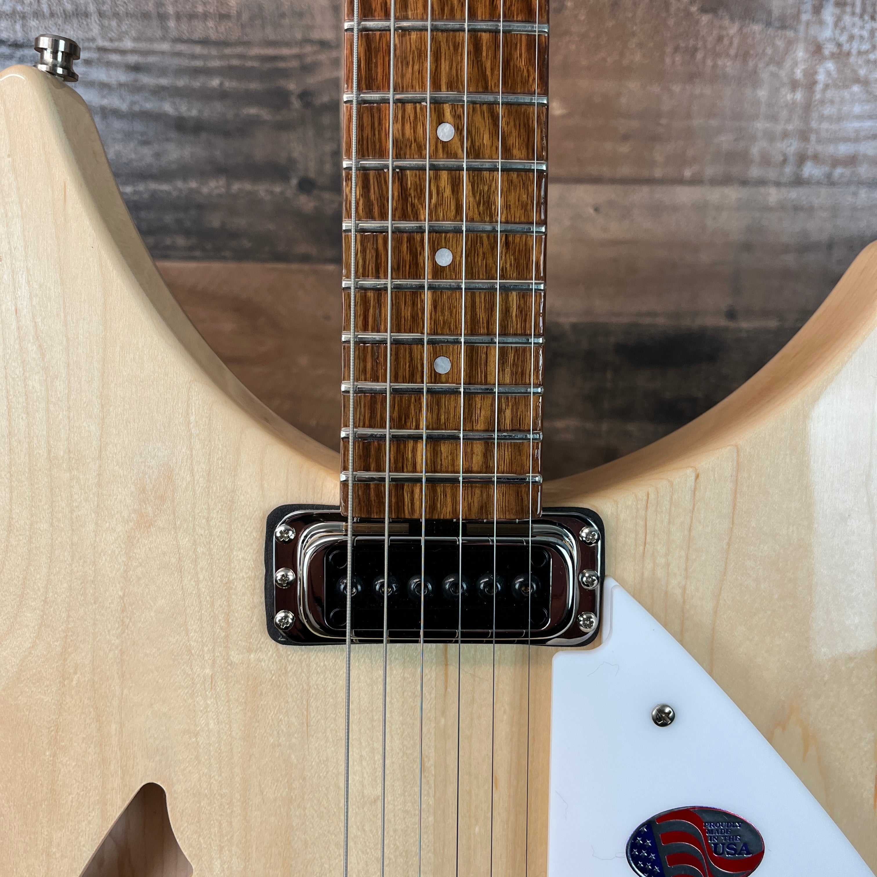 330 Semi-Hollow Electric Guitar, Mapleglo, Hard Case, 796