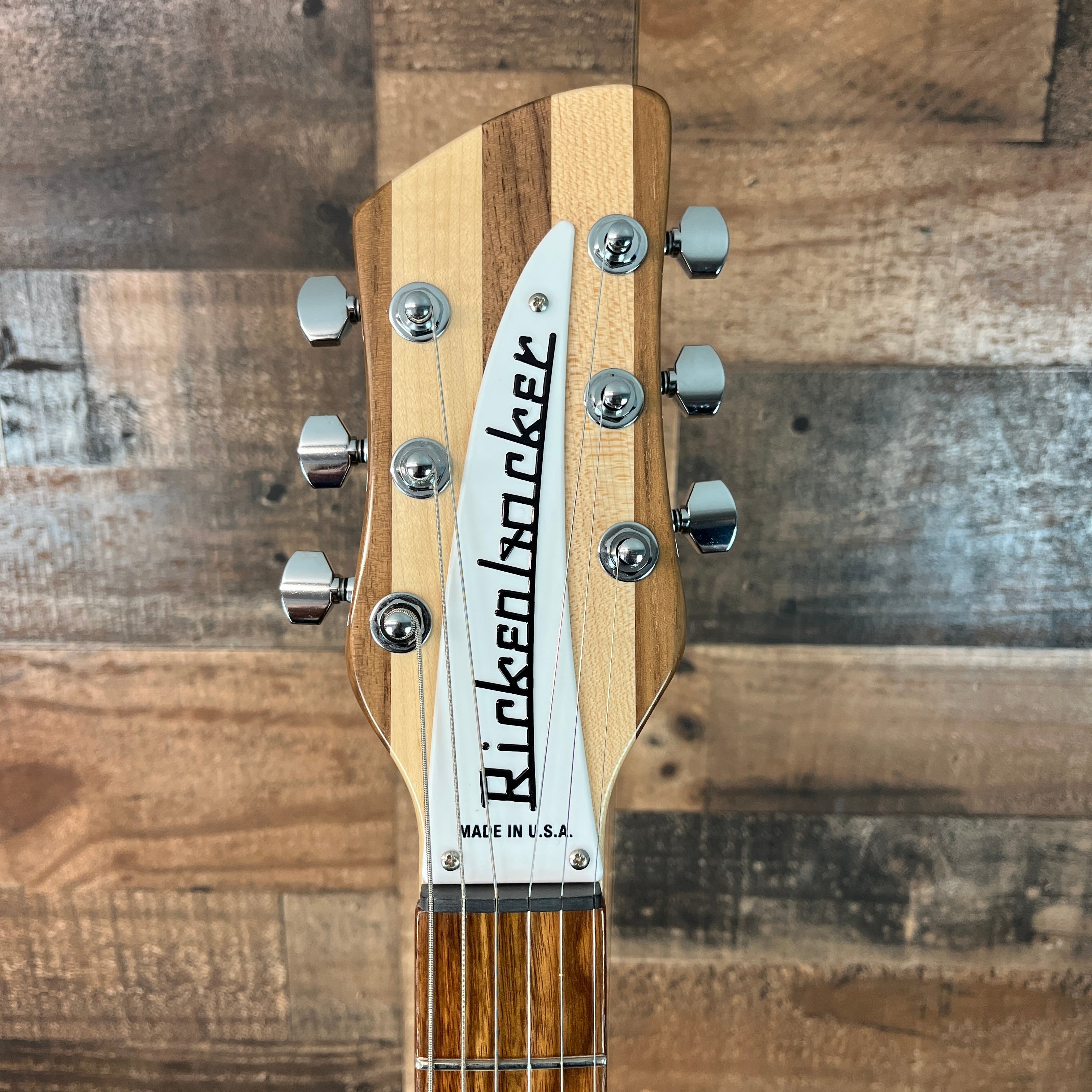 330 Semi-Hollow Electric Guitar, Mapleglo, Hard Case, 796