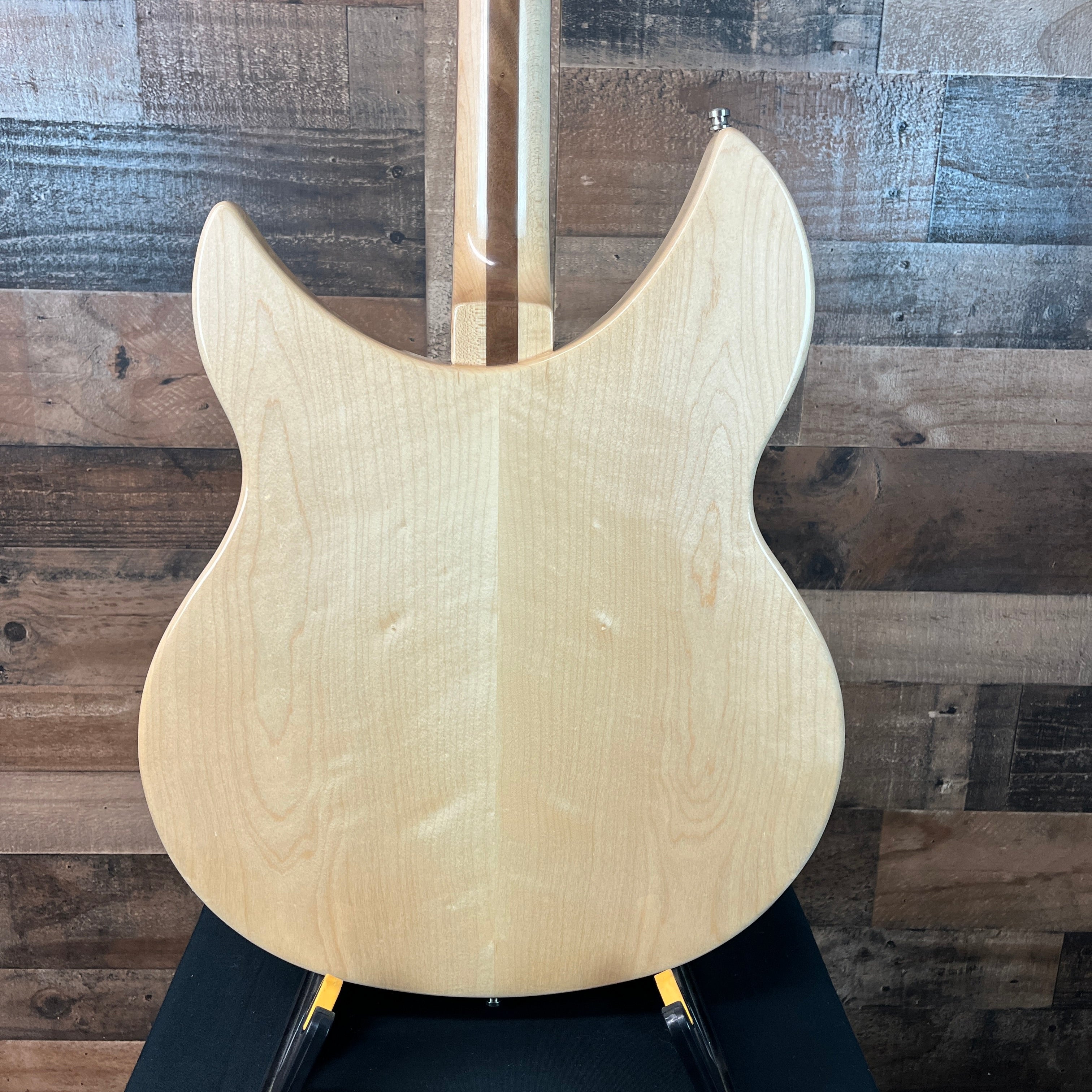 330 Semi-Hollow Electric Guitar, Mapleglo, Hard Case, 796