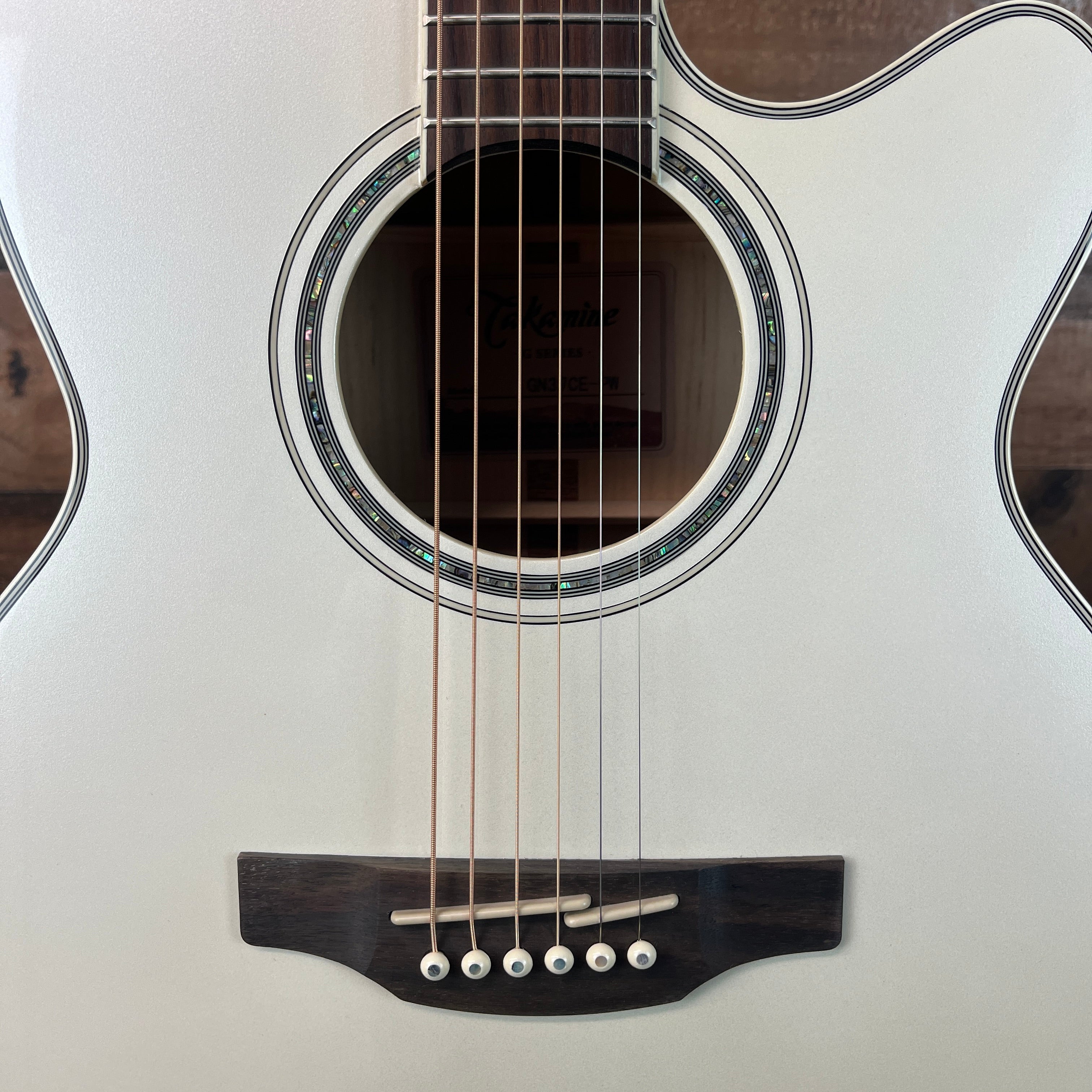 GN37CE Cutaway Acoustic/Electric Guitar, Pearl White, 060
