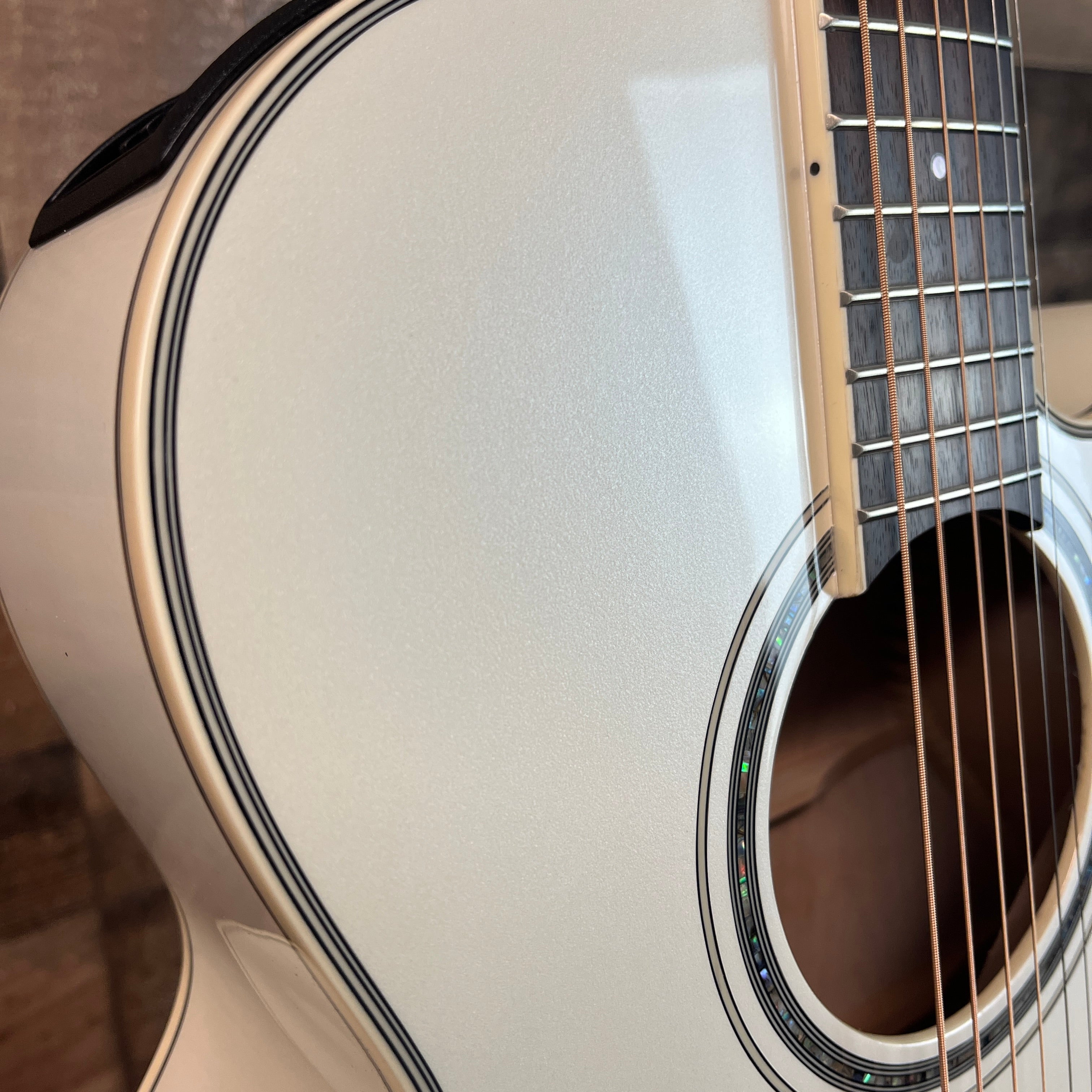 GN37CE Cutaway Acoustic/Electric Guitar, Pearl White, 060