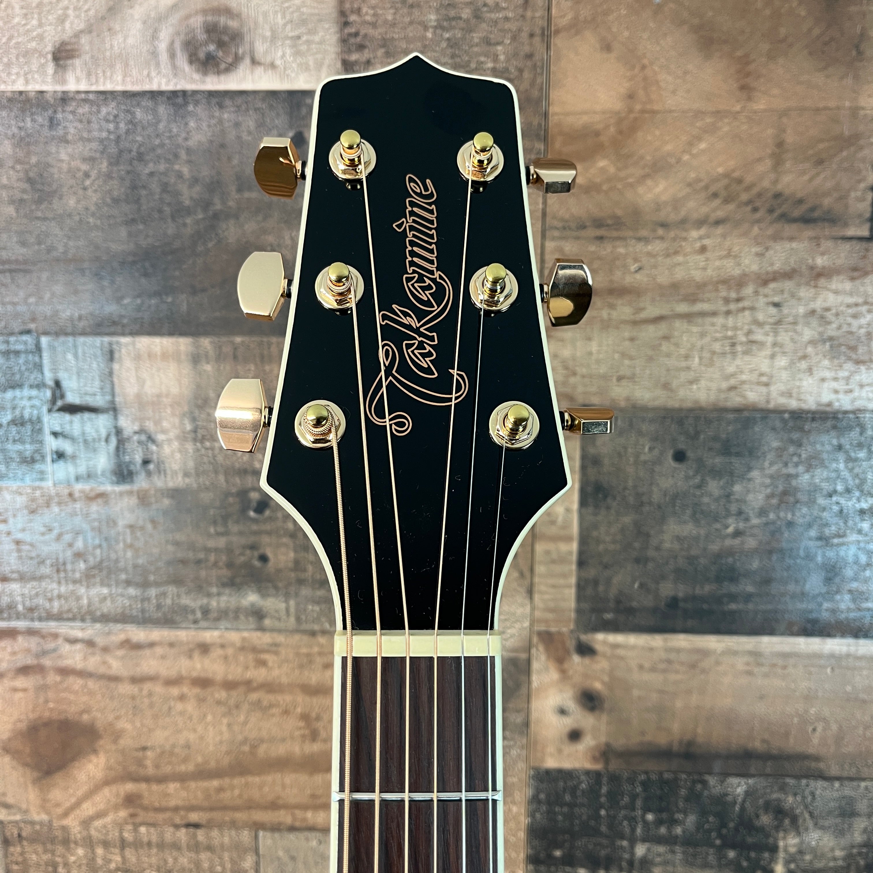 GN37CE Cutaway Acoustic/Electric Guitar, Pearl White, 060