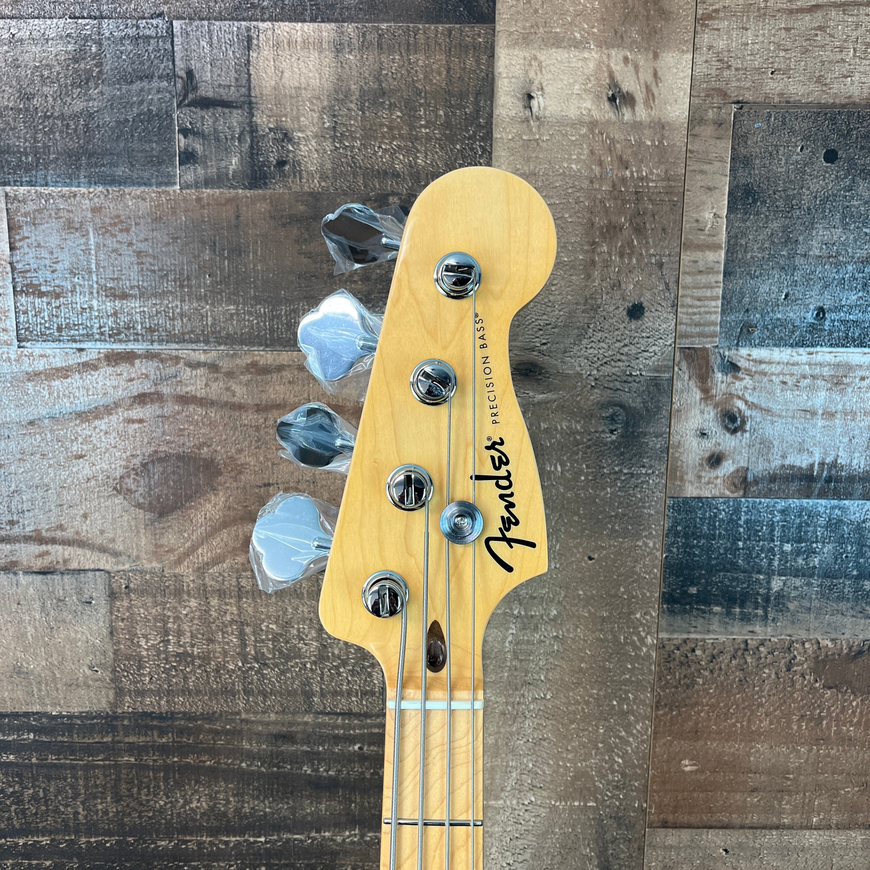 Standard Precision Bass, Candy Cola, 212