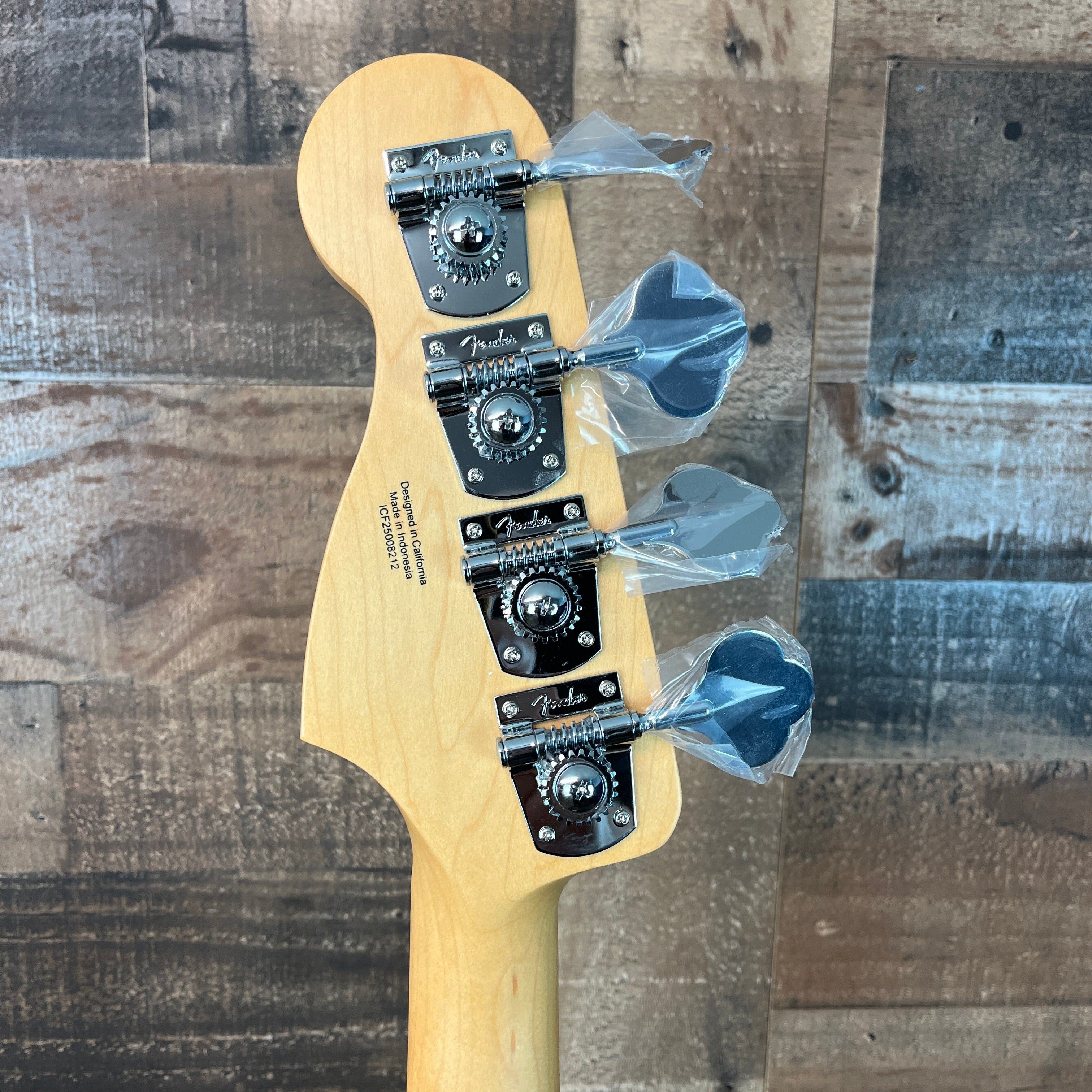 Standard Precision Bass, Candy Cola, 212