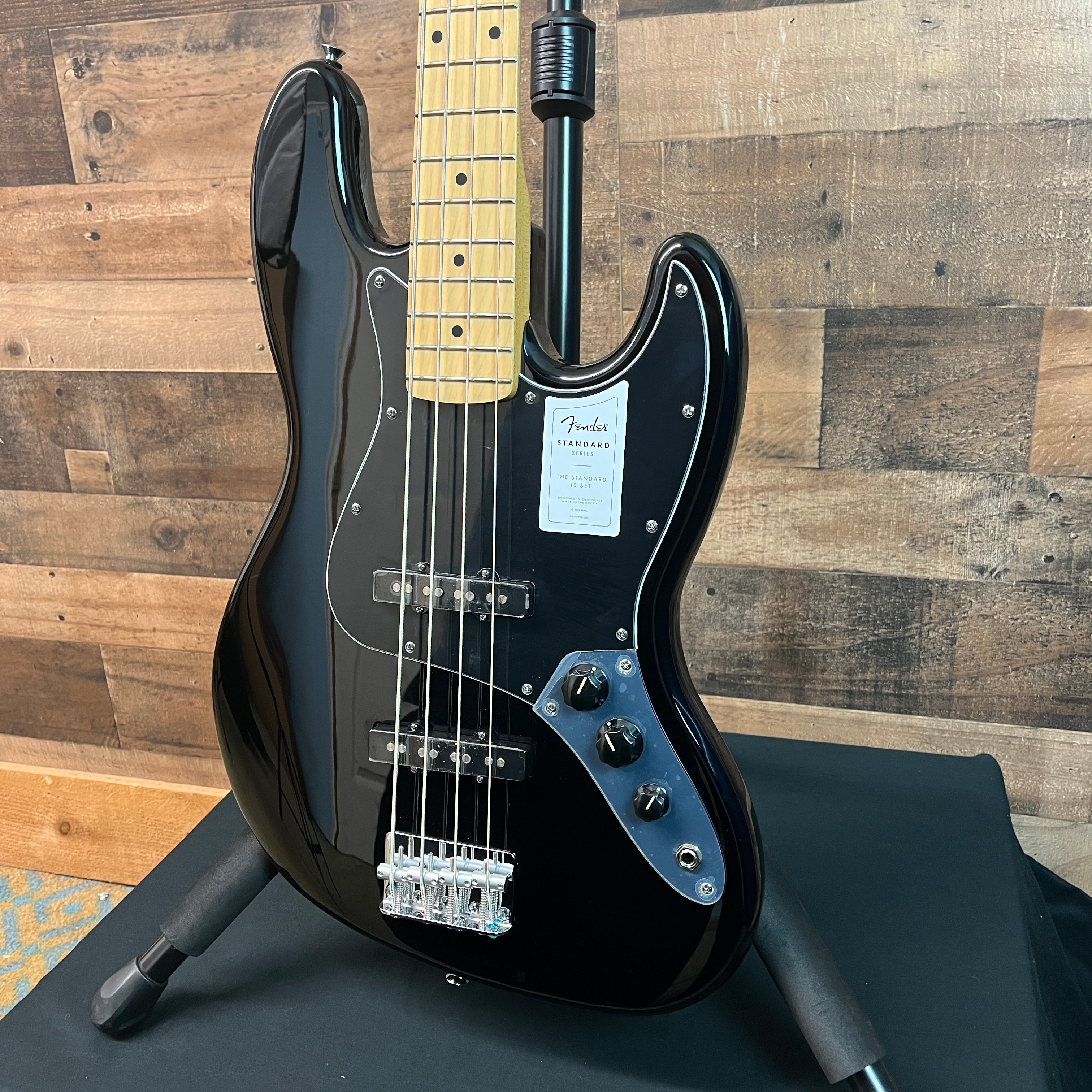 Fender Standard Jazz Bass, Black, Maple Fingerboard, 761