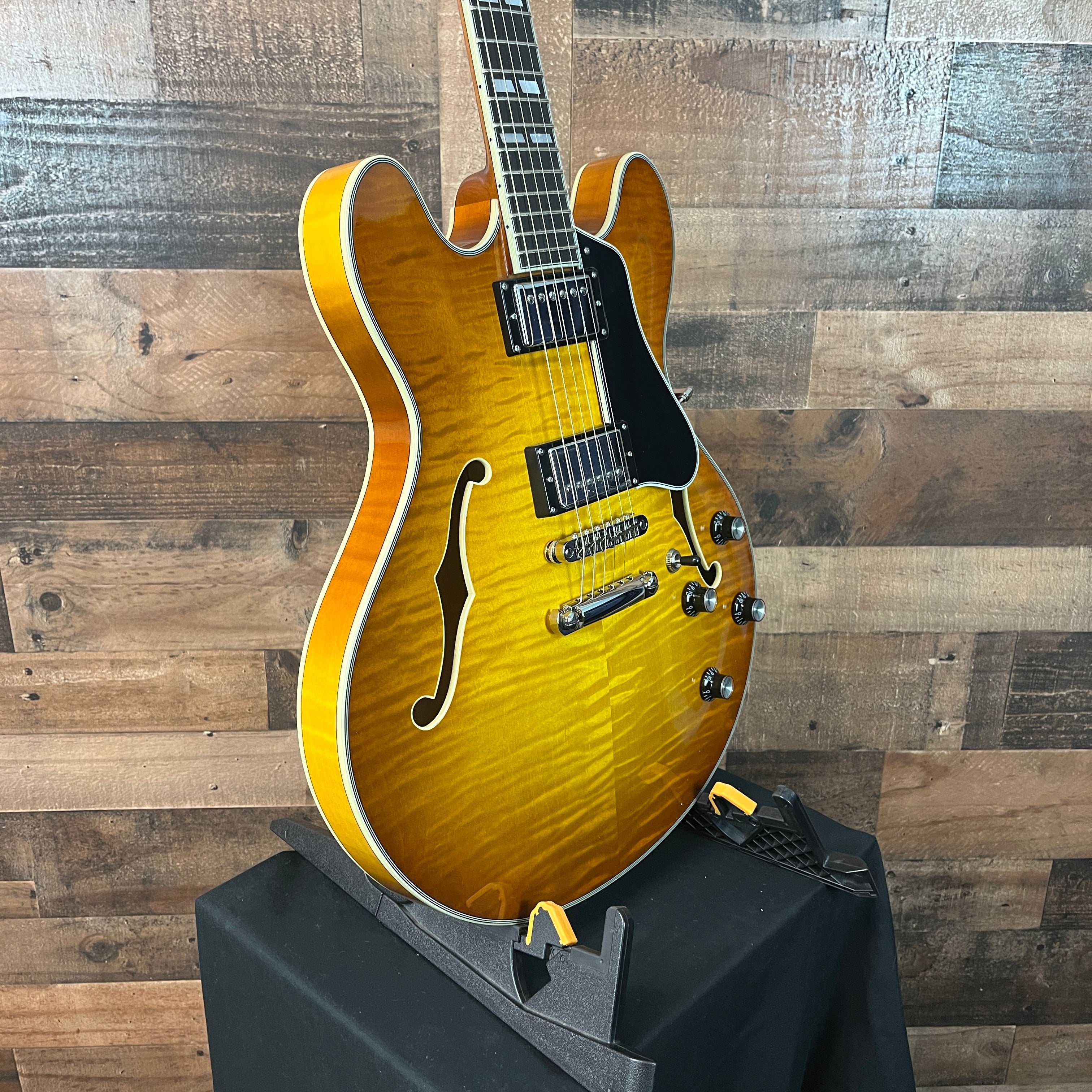 Eastman T486 Semi-Hollow Electric, Goldburst, Hard Case, 278