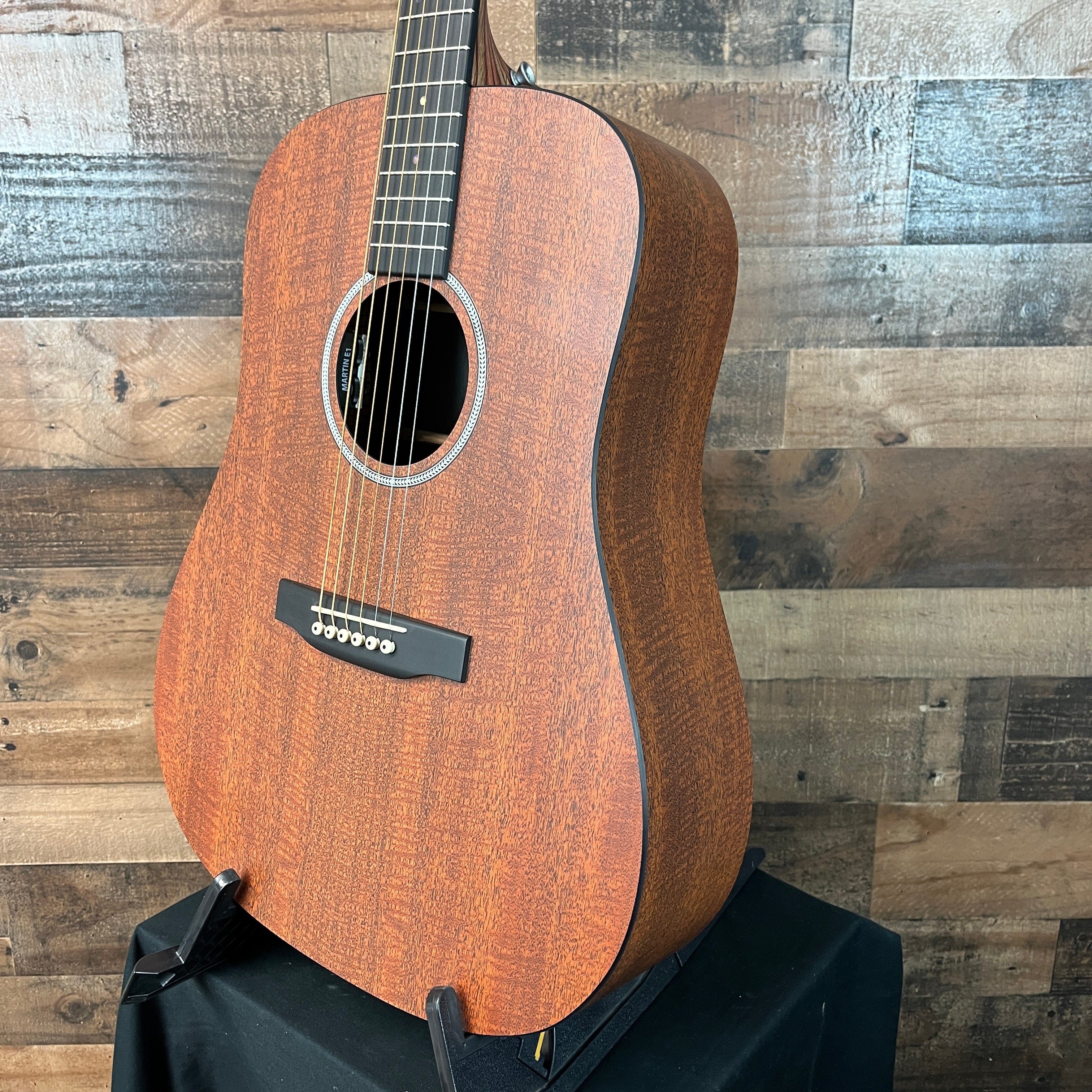 D-X1E Mahogany Acoustic-electric Guitar, Figured Mahogany Pattern, Soft Case, 697
