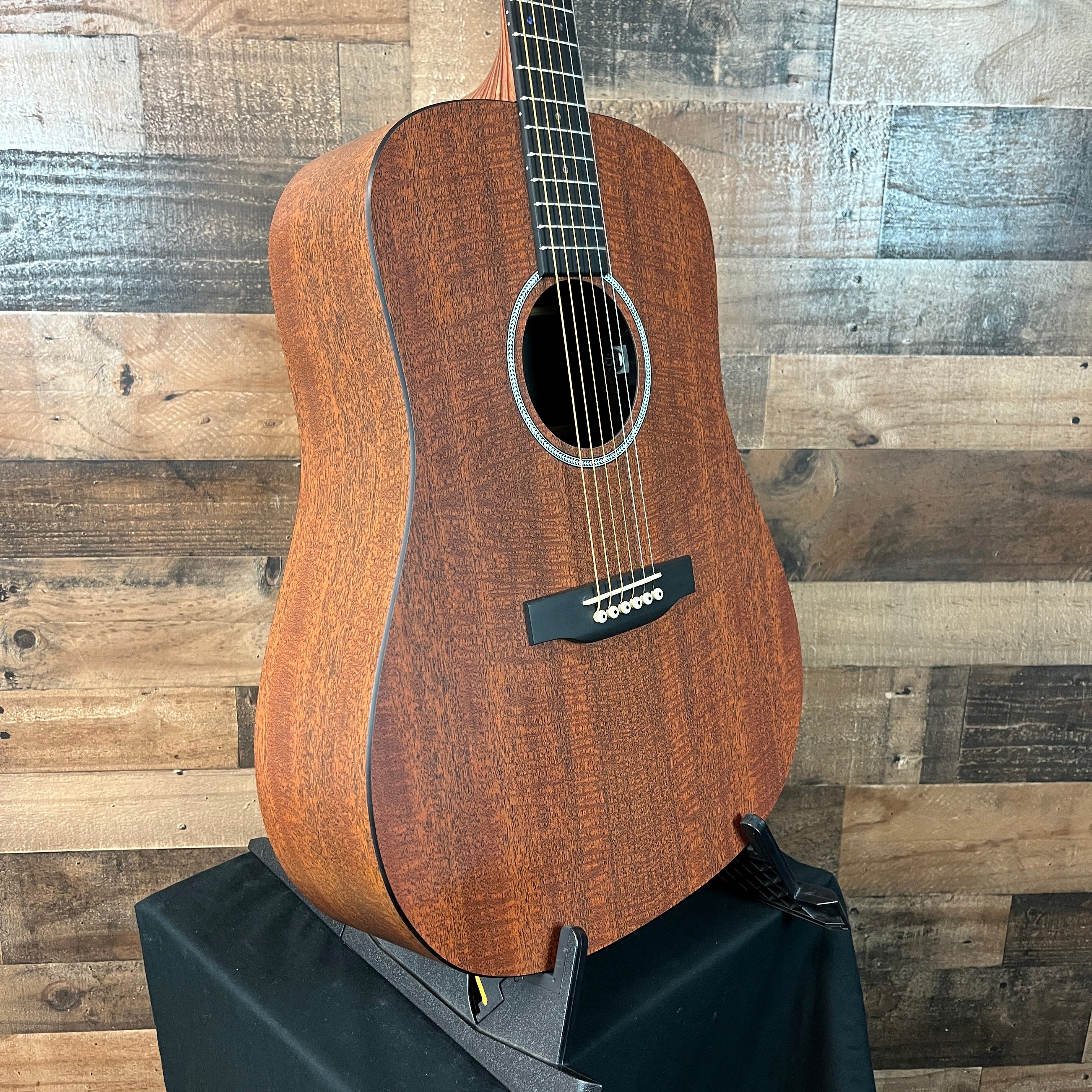 D-X1E Mahogany Acoustic-electric Guitar, Figured Mahogany Pattern, Soft Case, 697