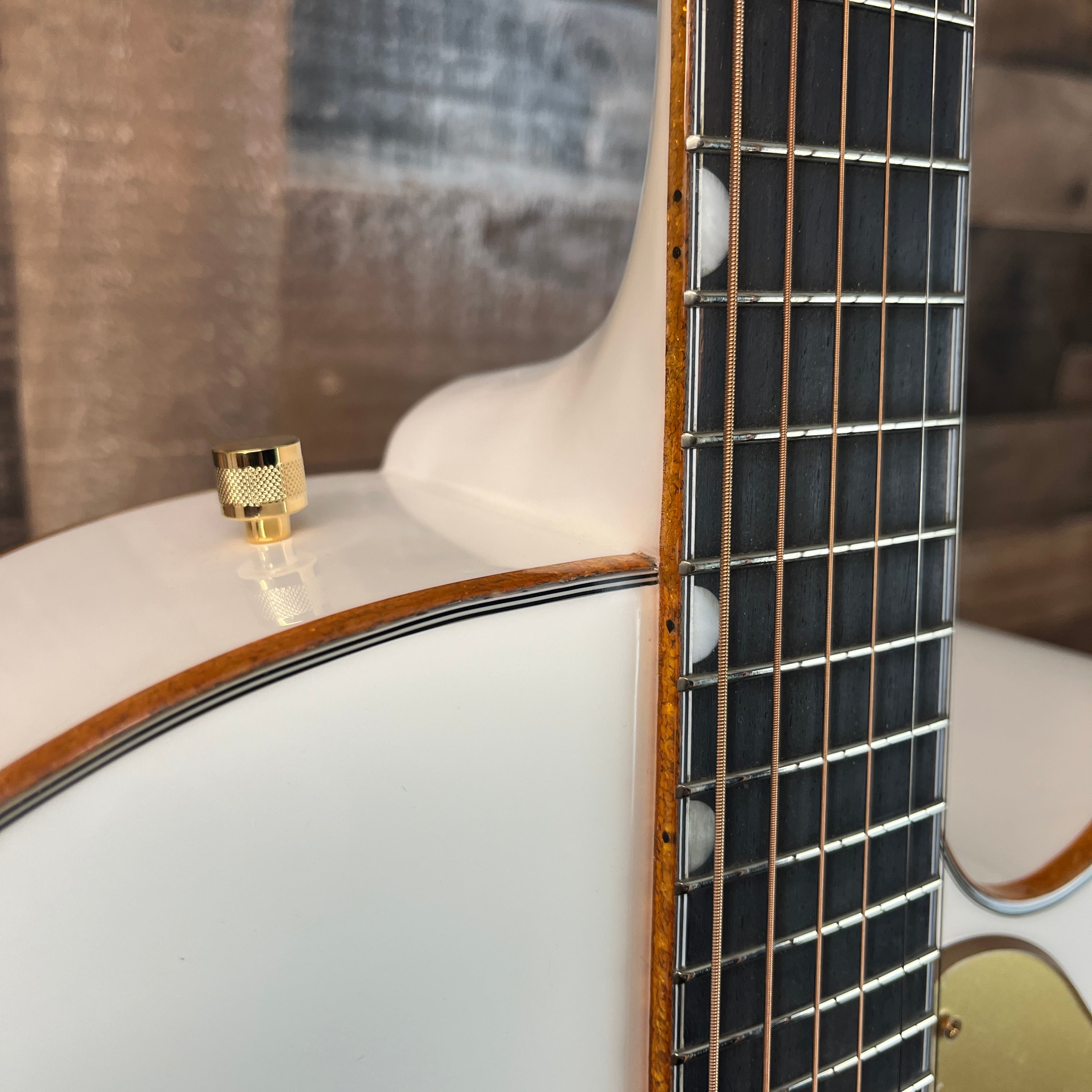 Gretsch G5022CWFE Rancher Falcon Jumbo Cutaway Acoustic-Electric Guitar - White, 656