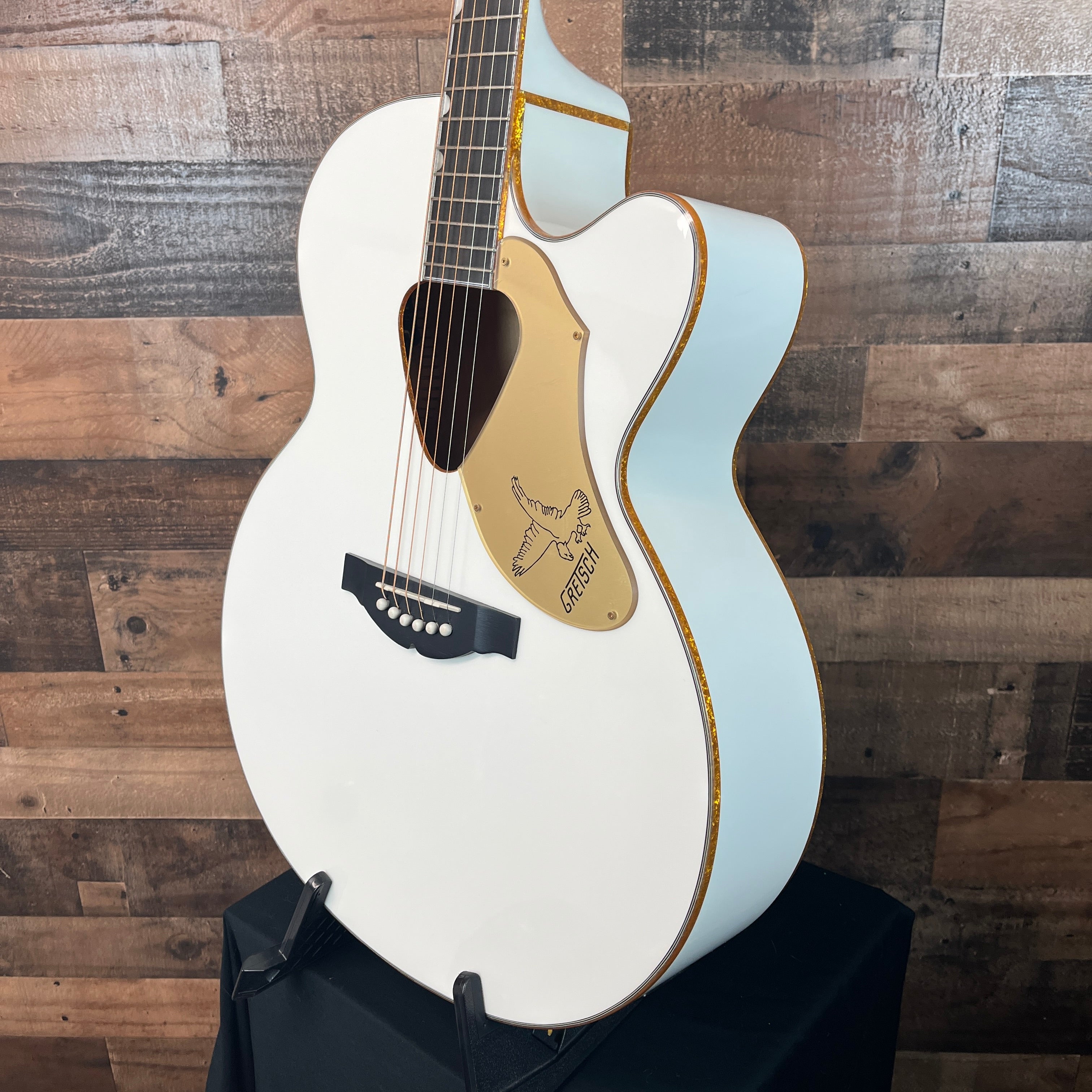 Gretsch G5022CWFE Rancher Falcon Jumbo Cutaway Acoustic-Electric Guitar - White, 656