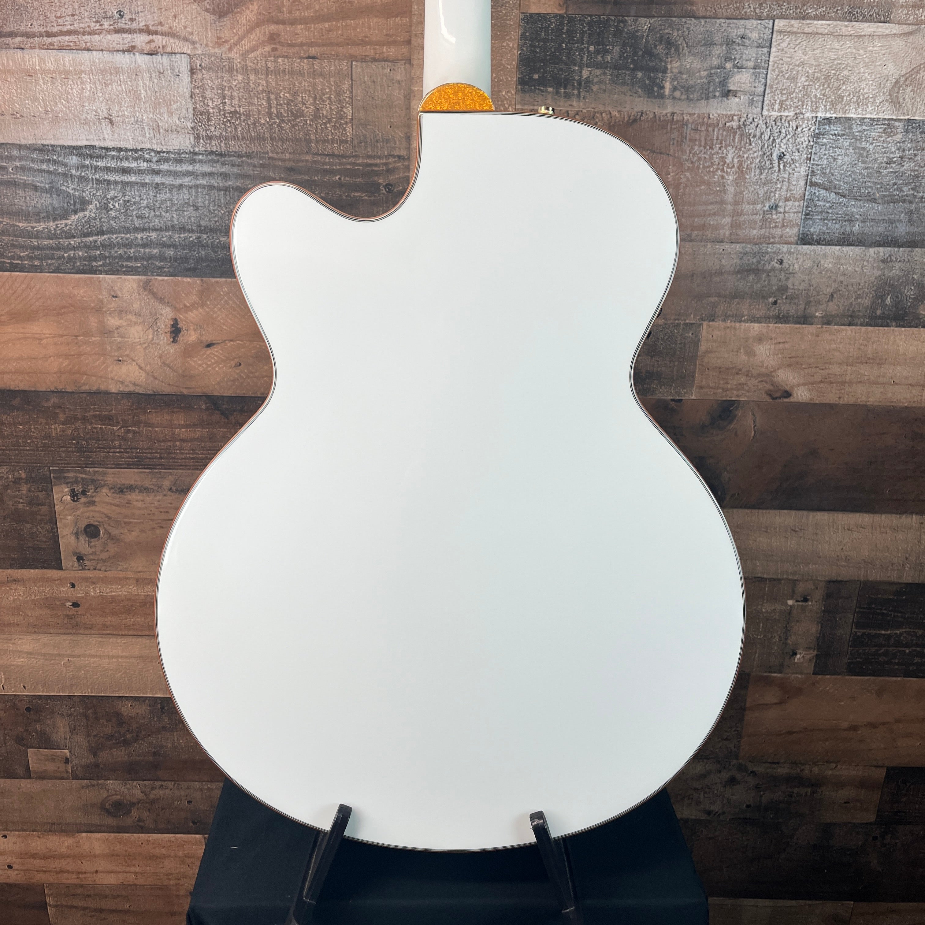 Gretsch G5022CWFE Rancher Falcon Jumbo Cutaway Acoustic-Electric Guitar - White, 656