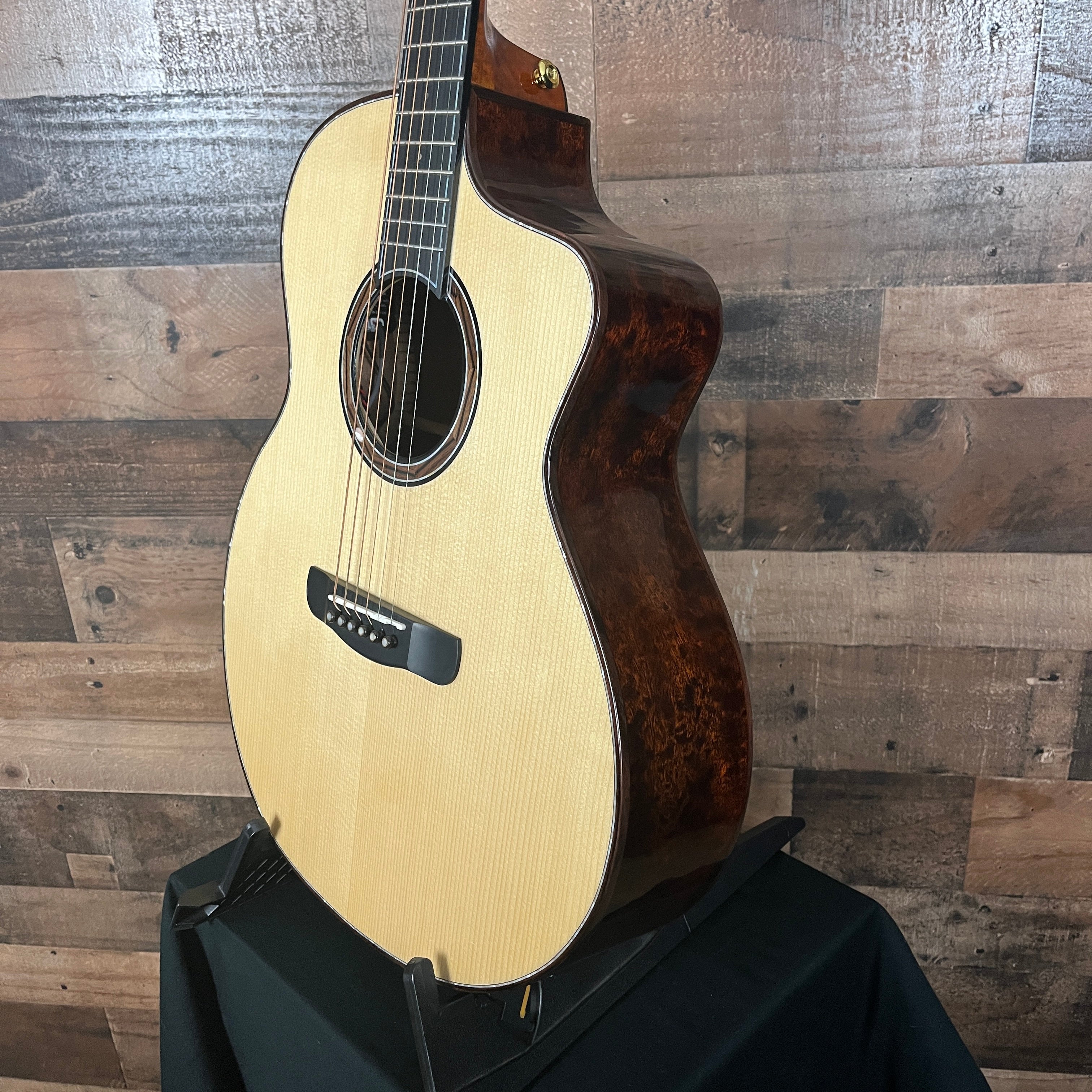 Mérida COBRA-EQ, Acoustic-Electric, Natural, Gig Bag, 949