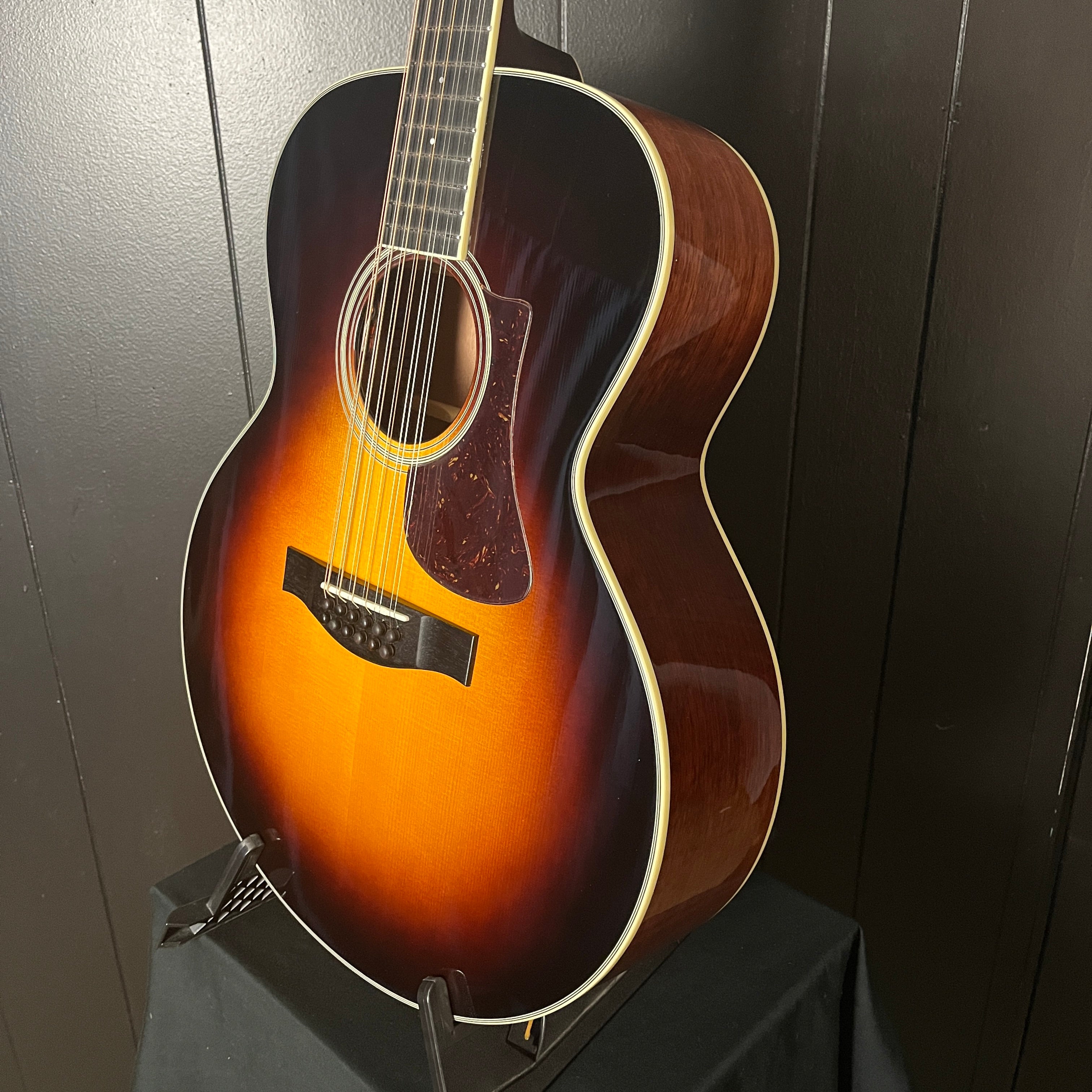 Eastman AC330E-12-SB, 12 String Acoustic Electric Guitar, Sunburst, Hard Case, 341