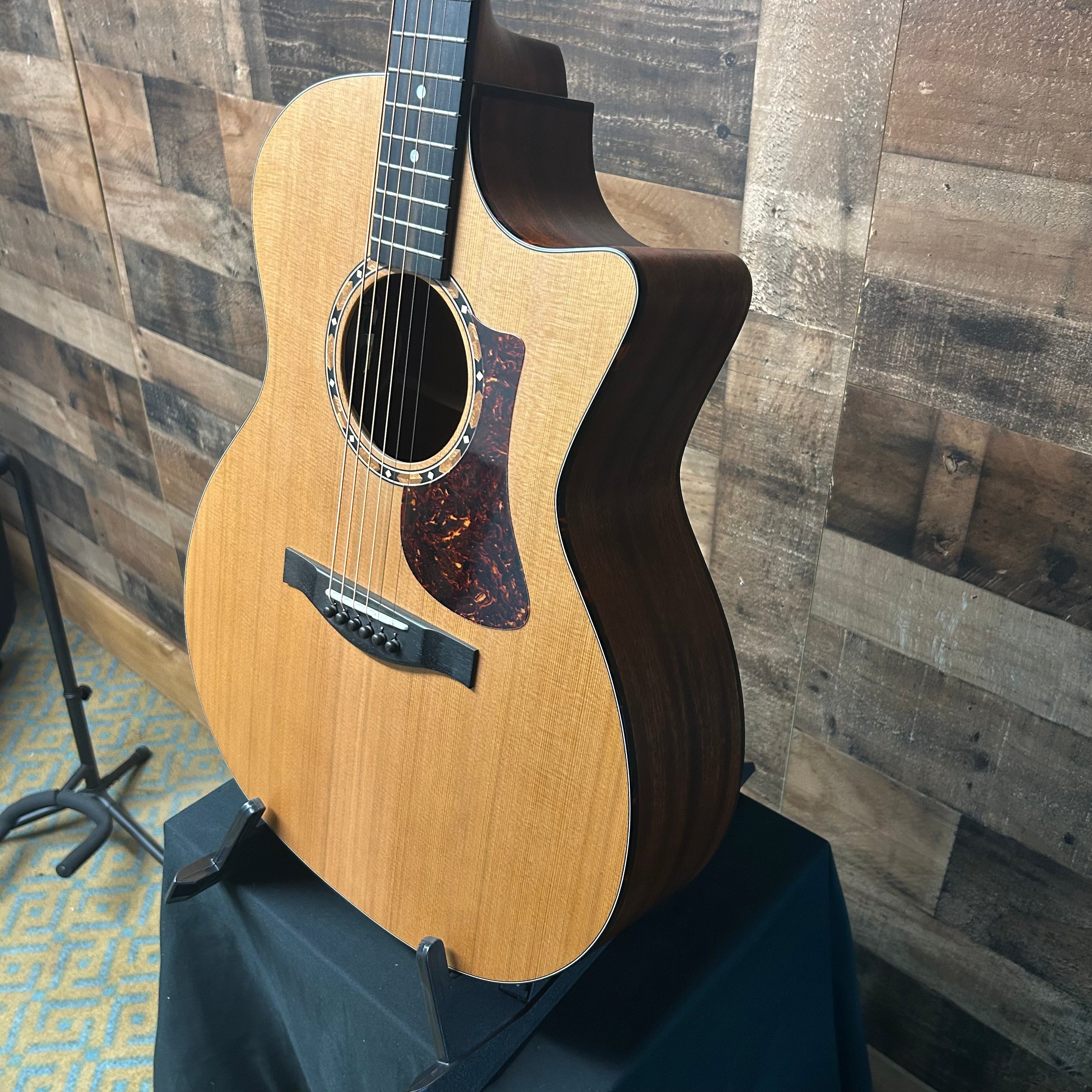 Eastman AC122-2CE Natural