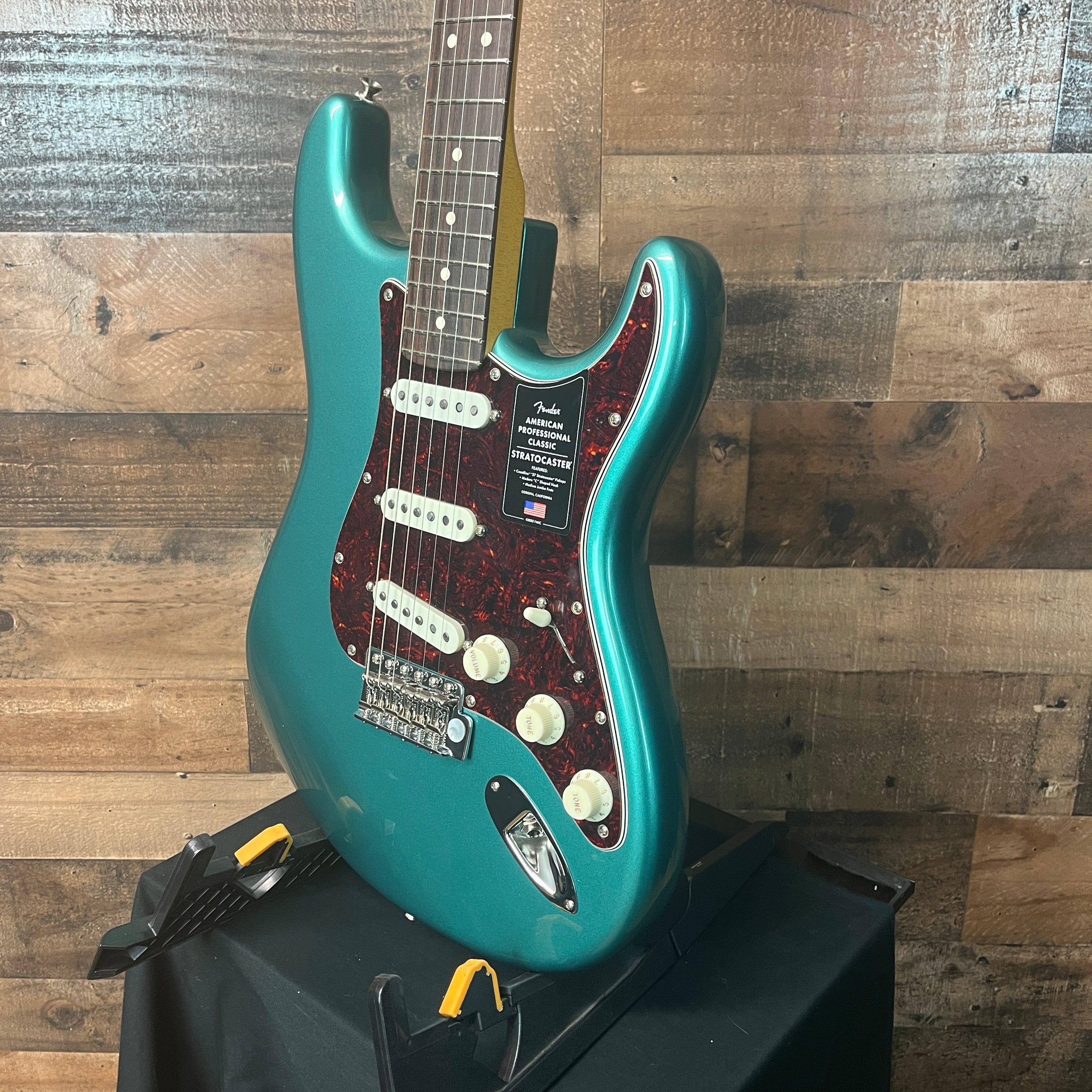 Fender American Professional Classic Stratocaster, Sherwood Forest Green Metallic, Gig Bag, 466
