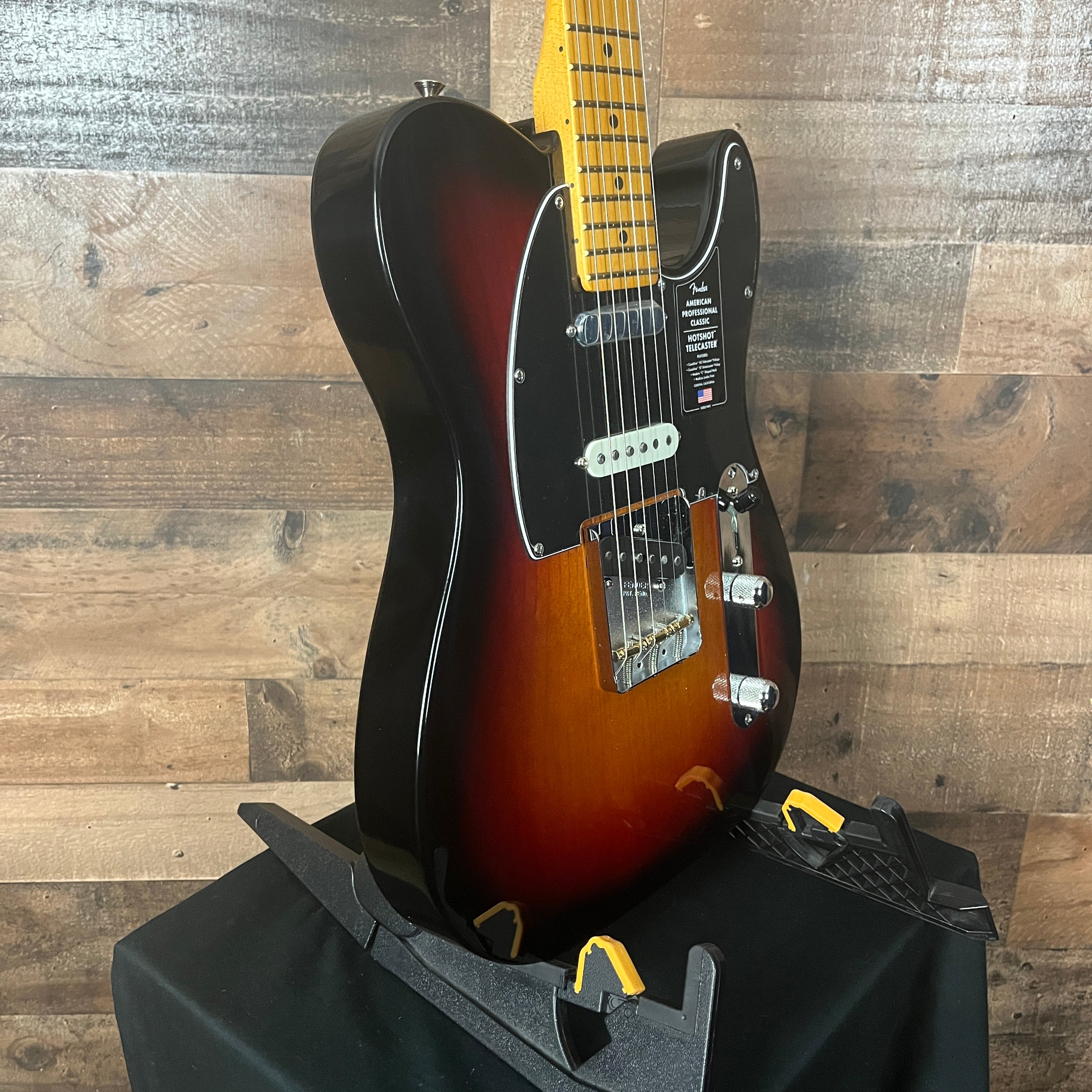 Fender American Professional Classic Hotshot Telecaster, 3-Color Sunburst, Gig Bag, 591