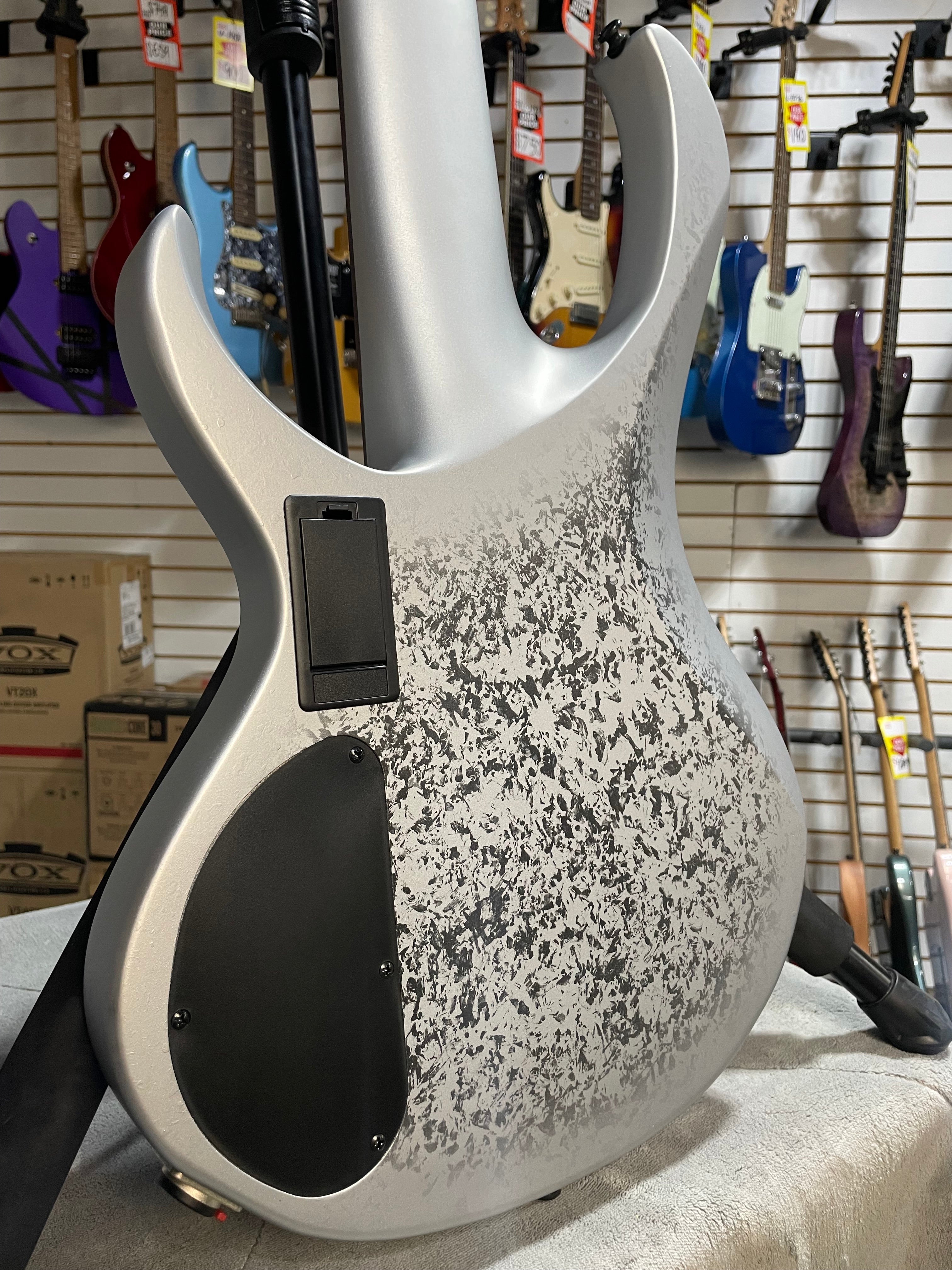 Ibanez 25th-Anniversary BTB Silver Blizzard Matte