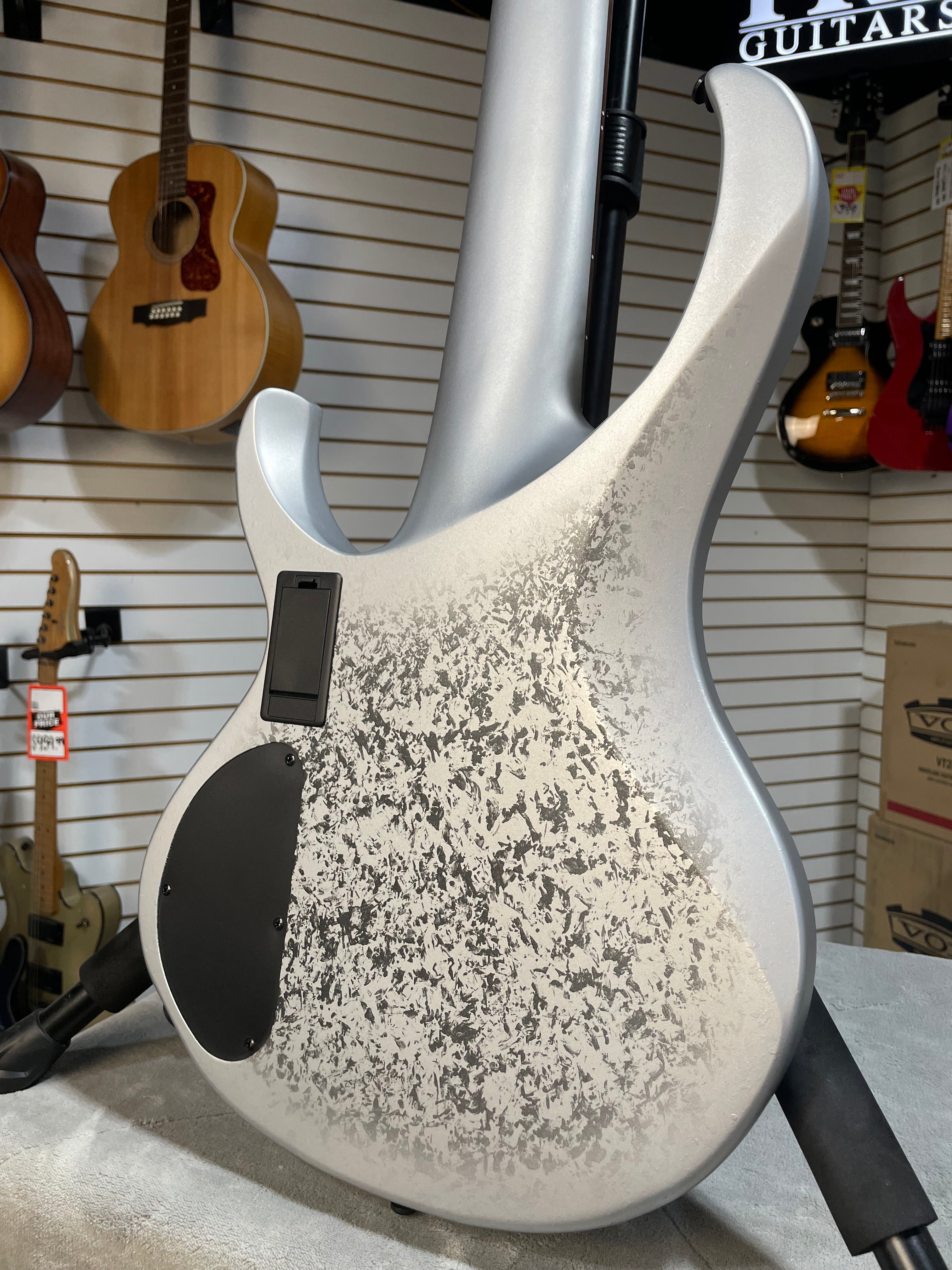 Ibanez 25th-Anniversary BTB Silver Blizzard Matte