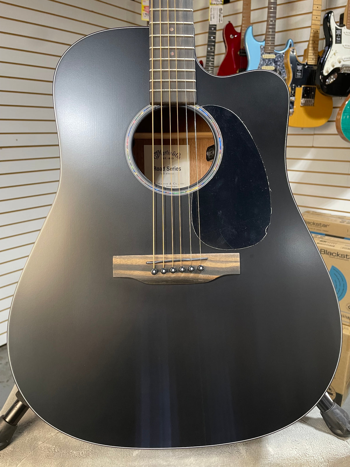 Martin Road Series DC-10E Modern Black