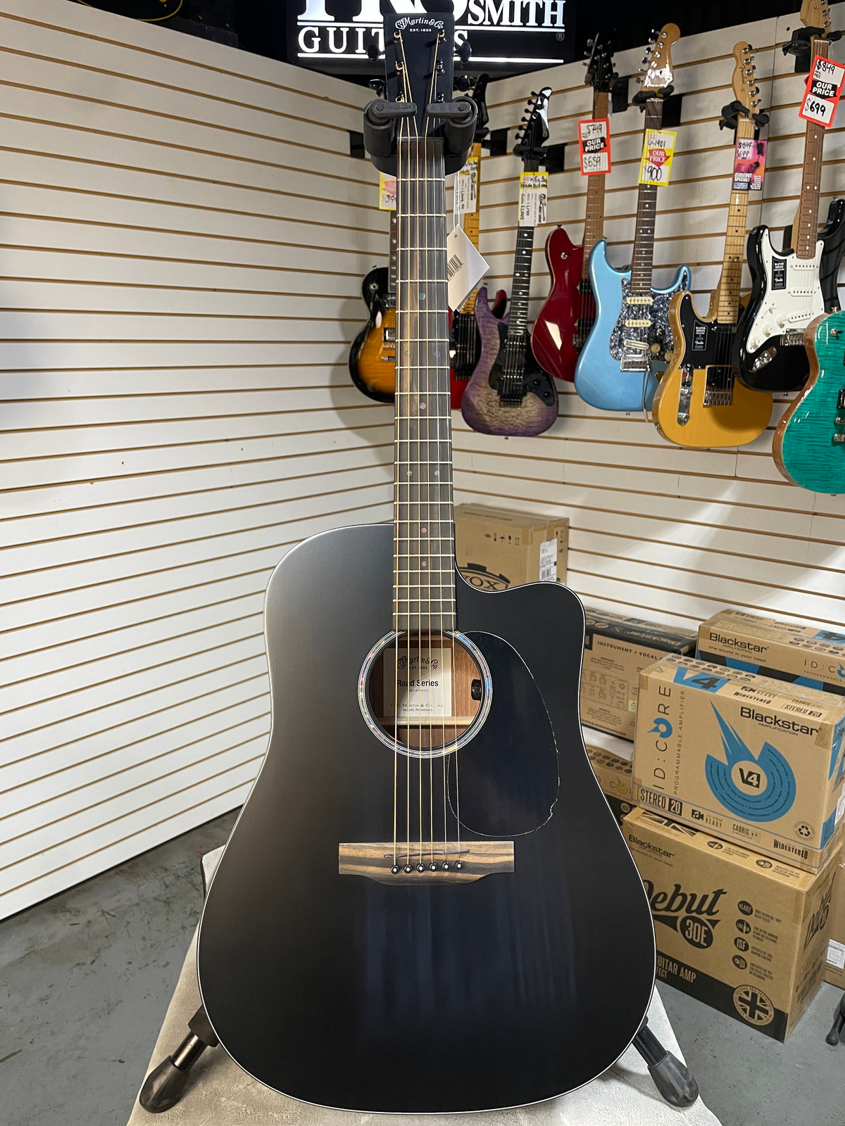 Martin Road Series DC-10E Modern Black