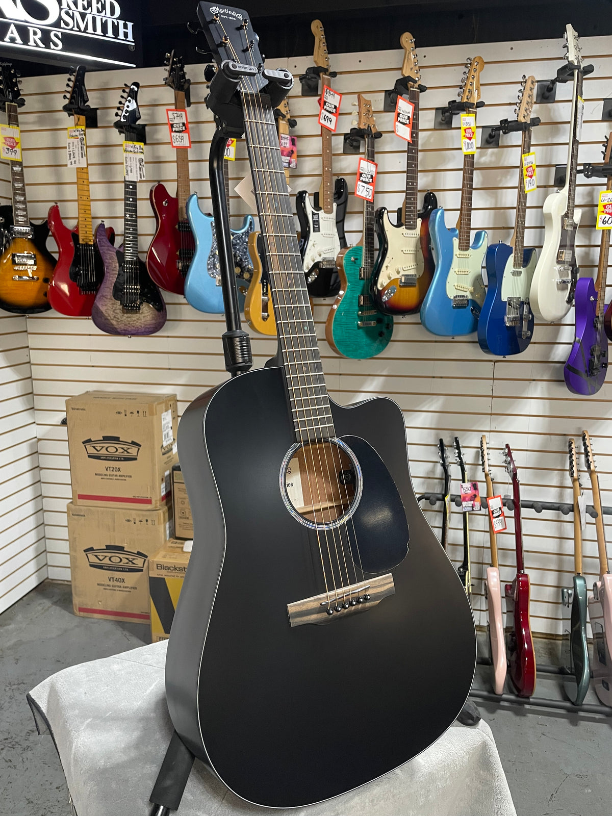 Martin Road Series DC-10E Modern Black