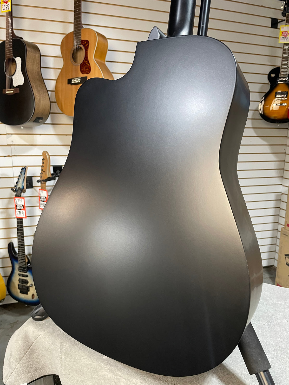 Martin Road Series DC-10E Modern Black