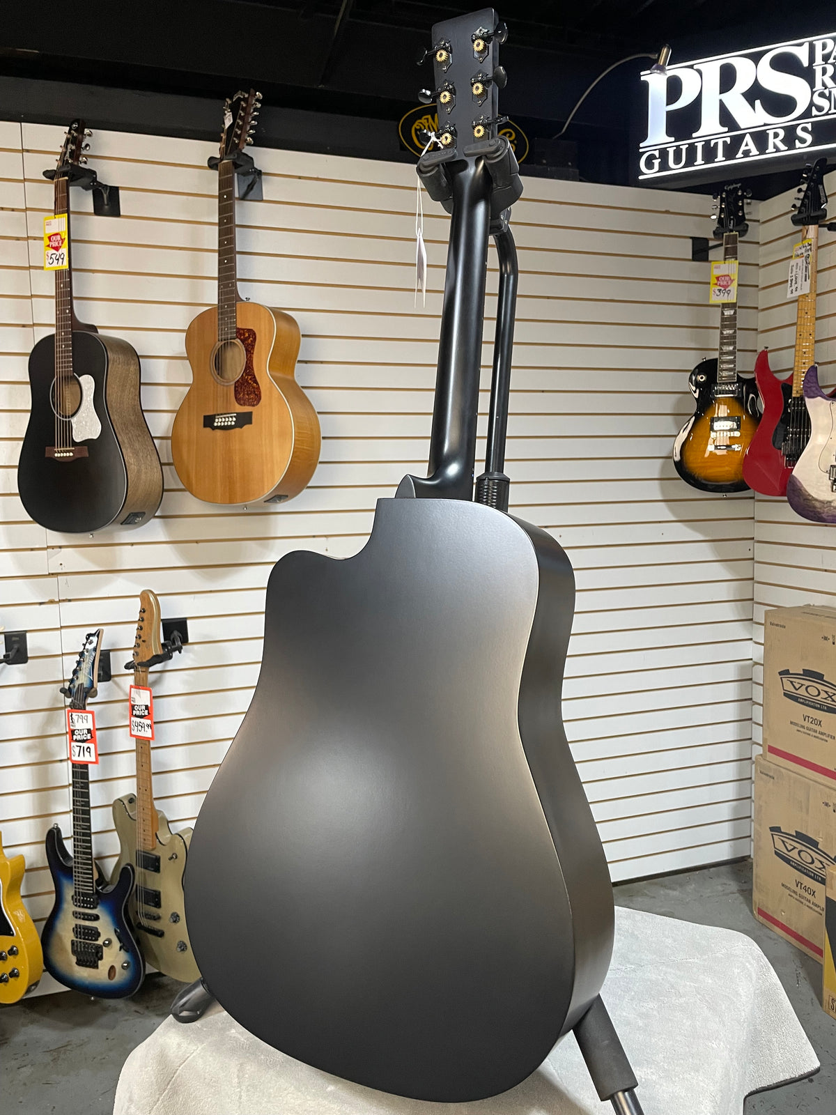 Martin Road Series DC-10E Modern Black