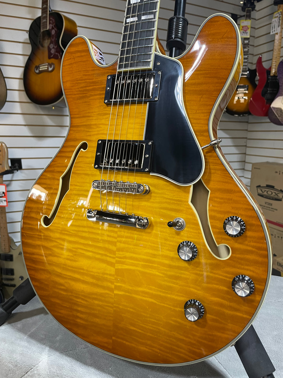 Eastman T486 Thinline Semi-Hollowbody Goldburst