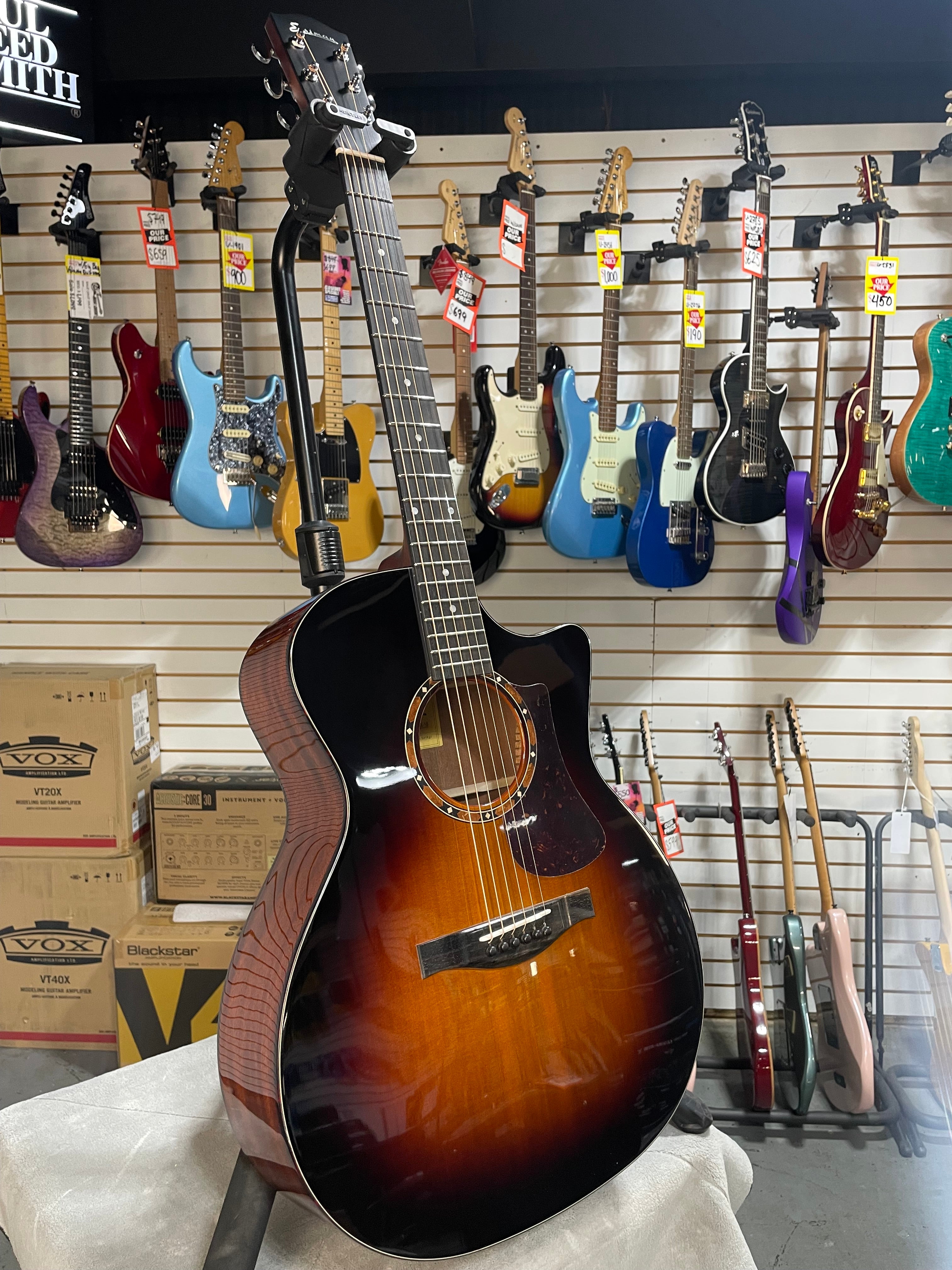 Eastman AC122-2CE Deluxe Sunburst