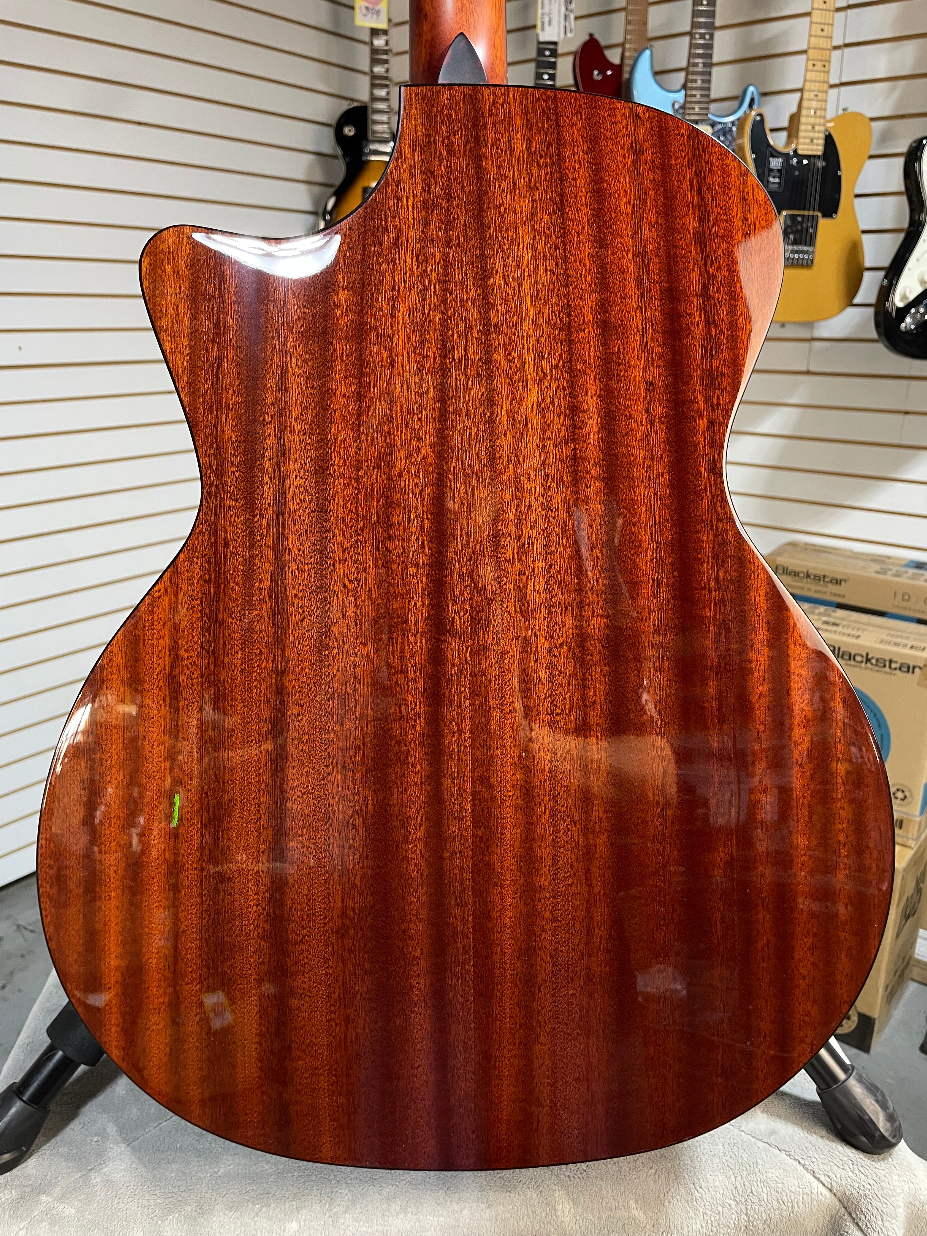 Eastman AC122-2CE Deluxe Sunburst