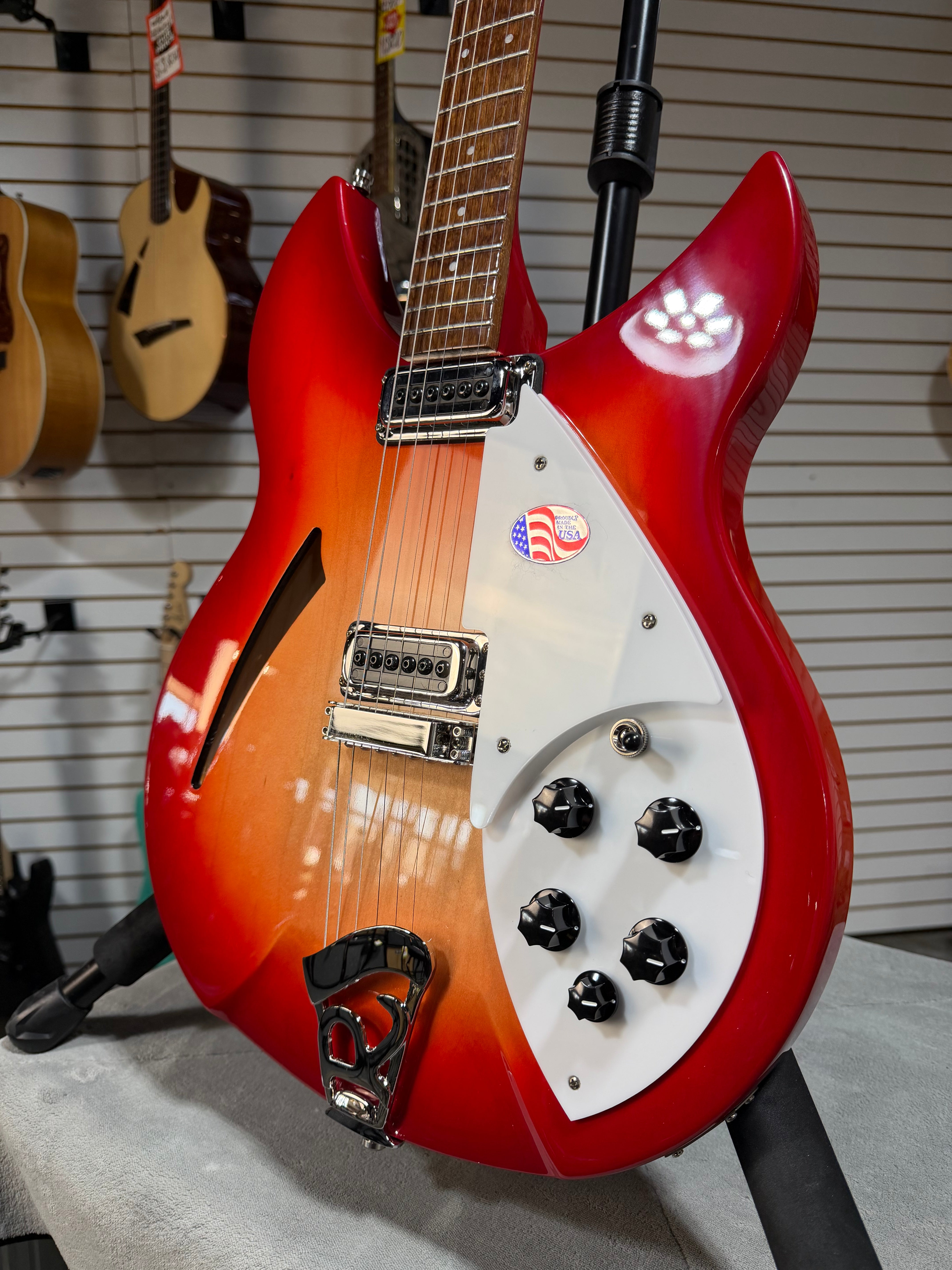 Rickenbacker 330 Fireglo