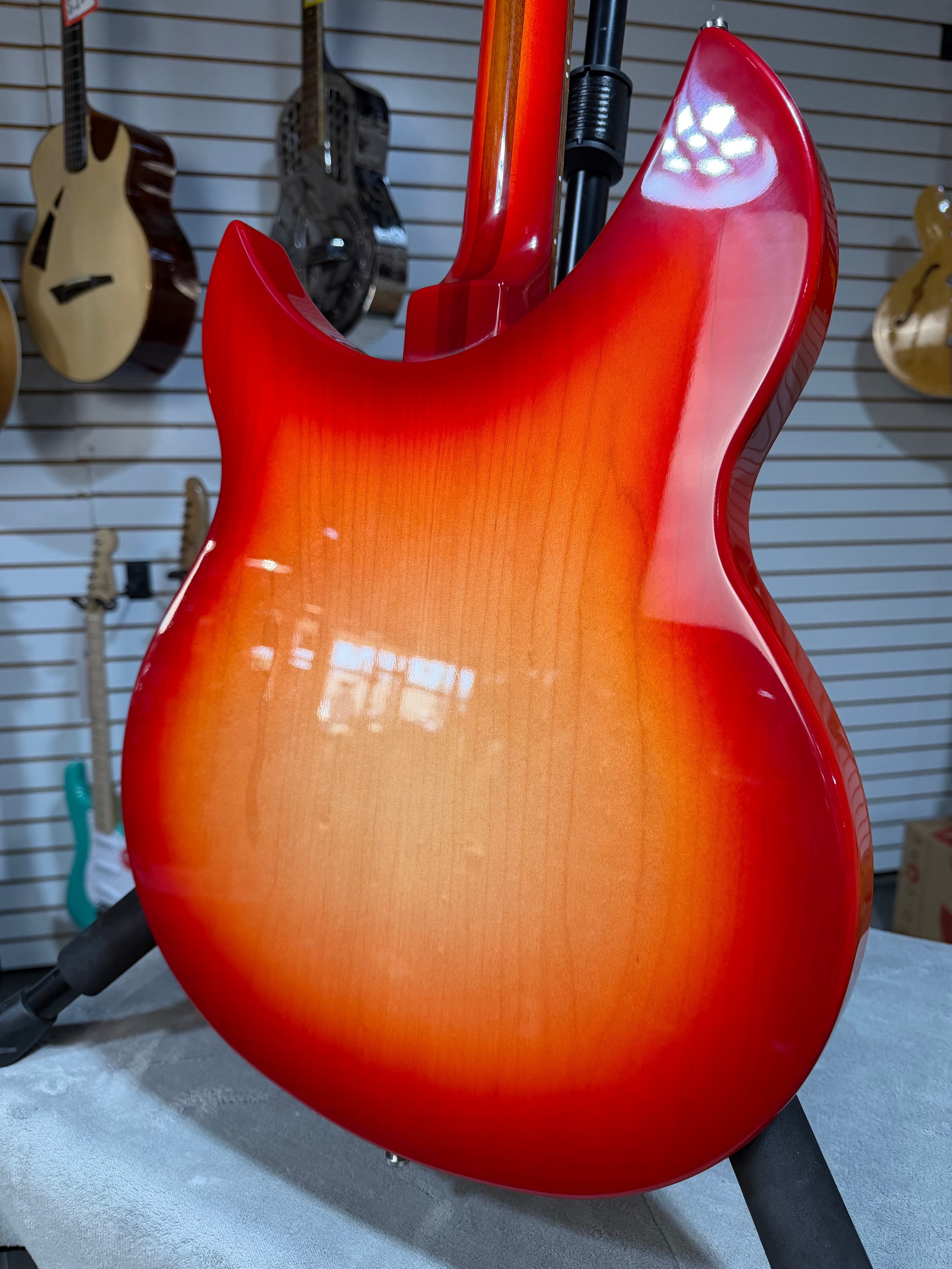 Rickenbacker 330 Fireglo
