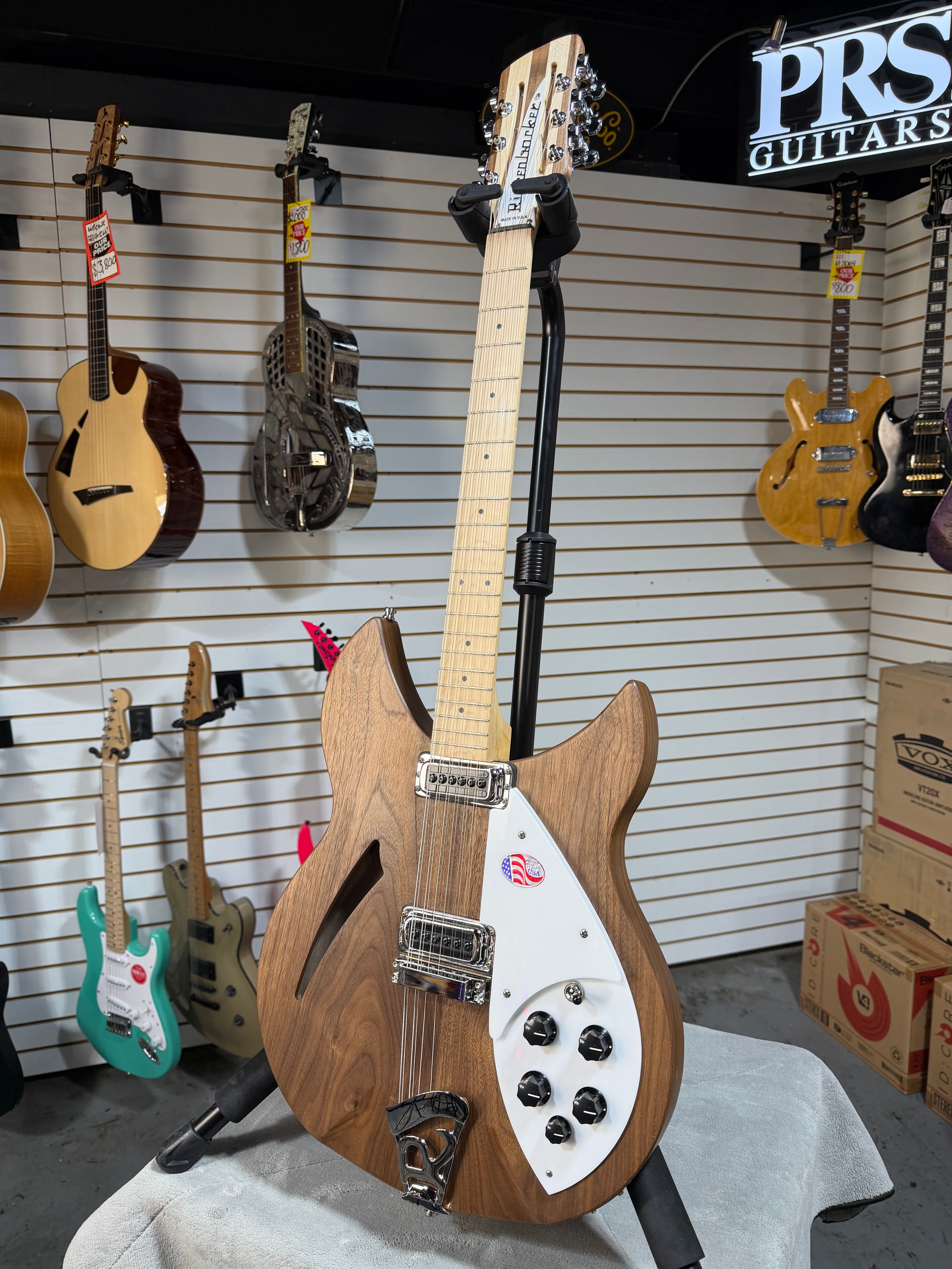 Rickenbacker 330/12W Walnut