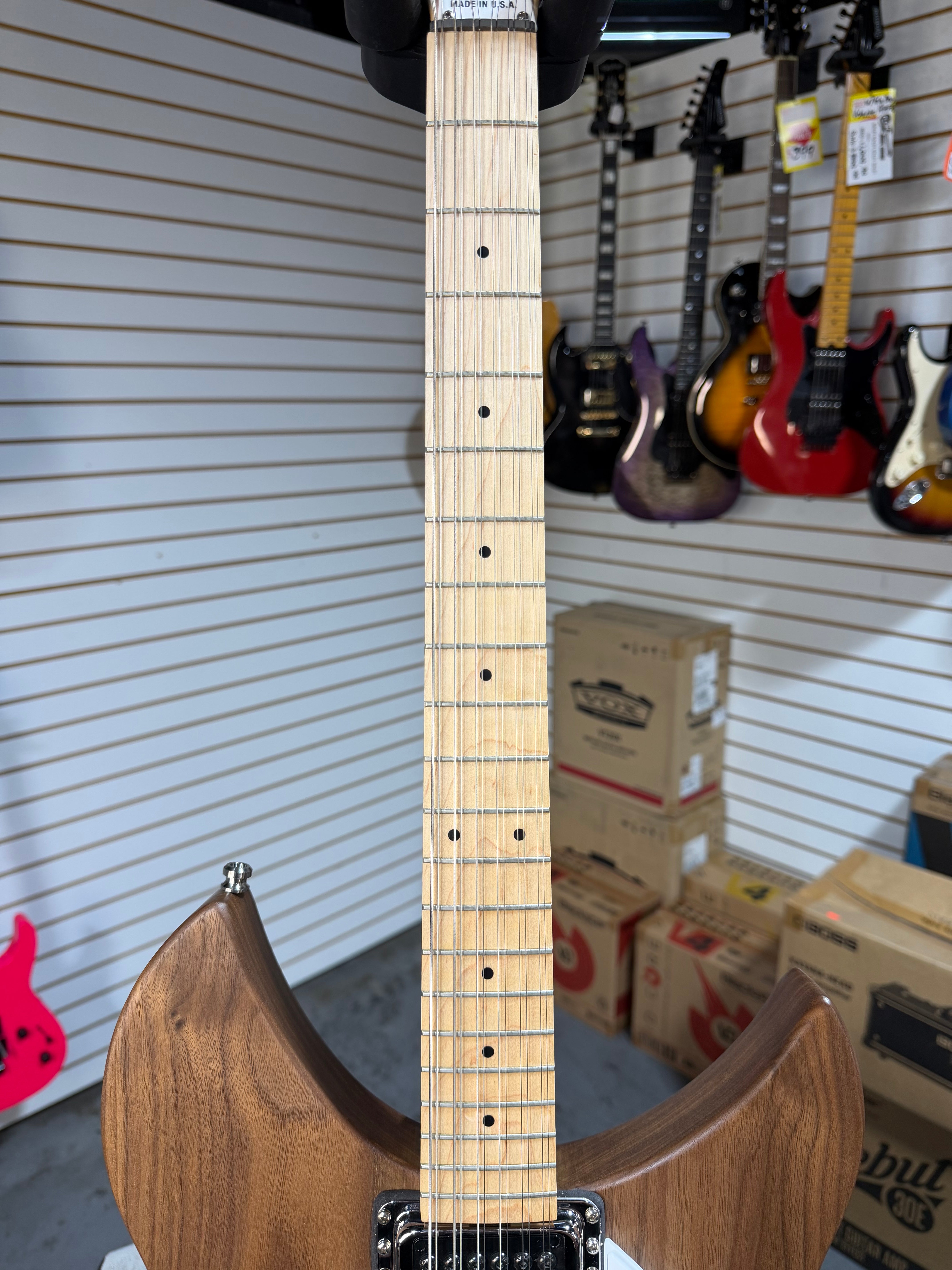 Rickenbacker 330/12W Walnut