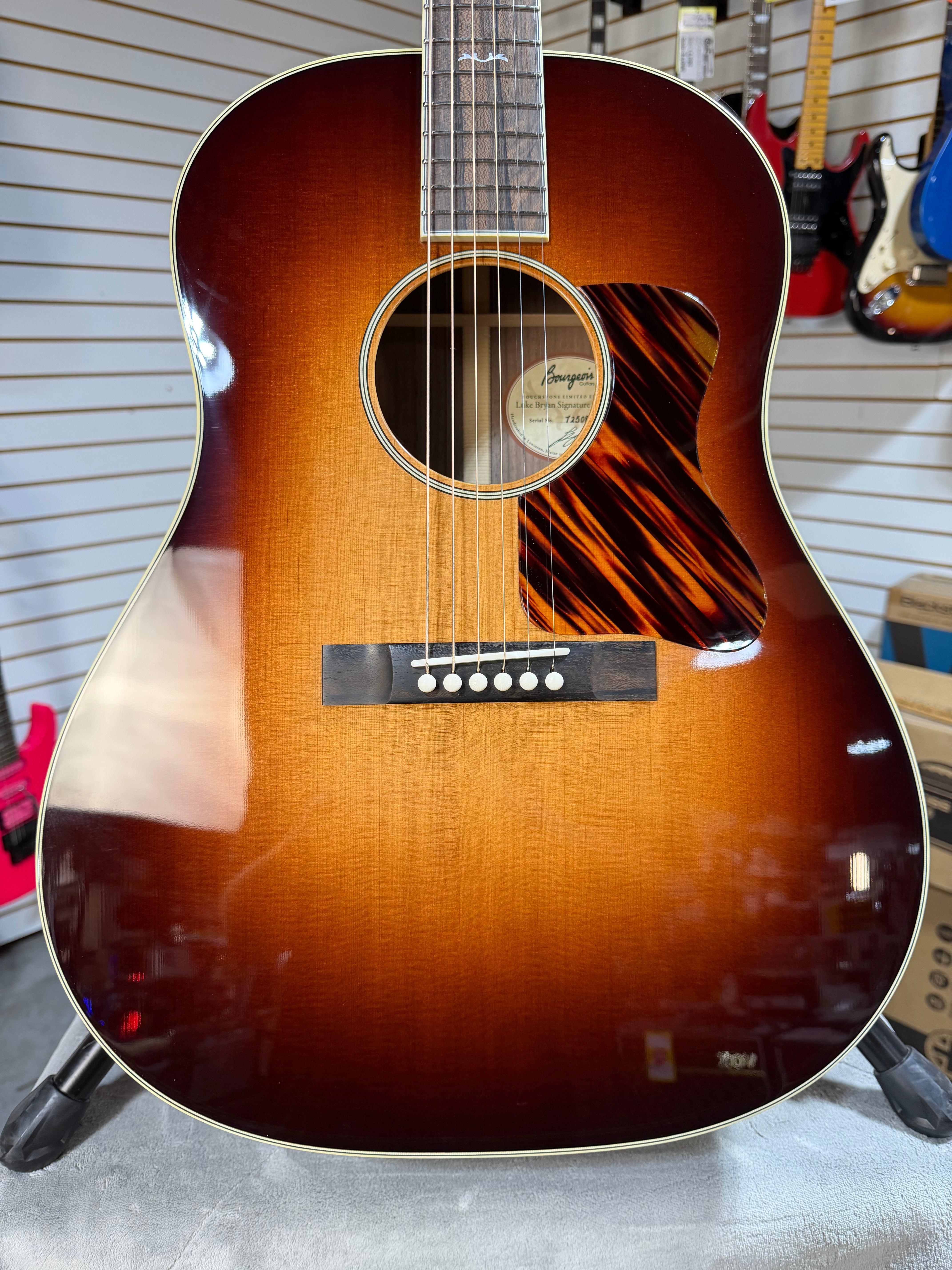 Bourgeois Luke Bryan Signature Touchstone Series Slope Shoulder Dreadnought Sunburst
