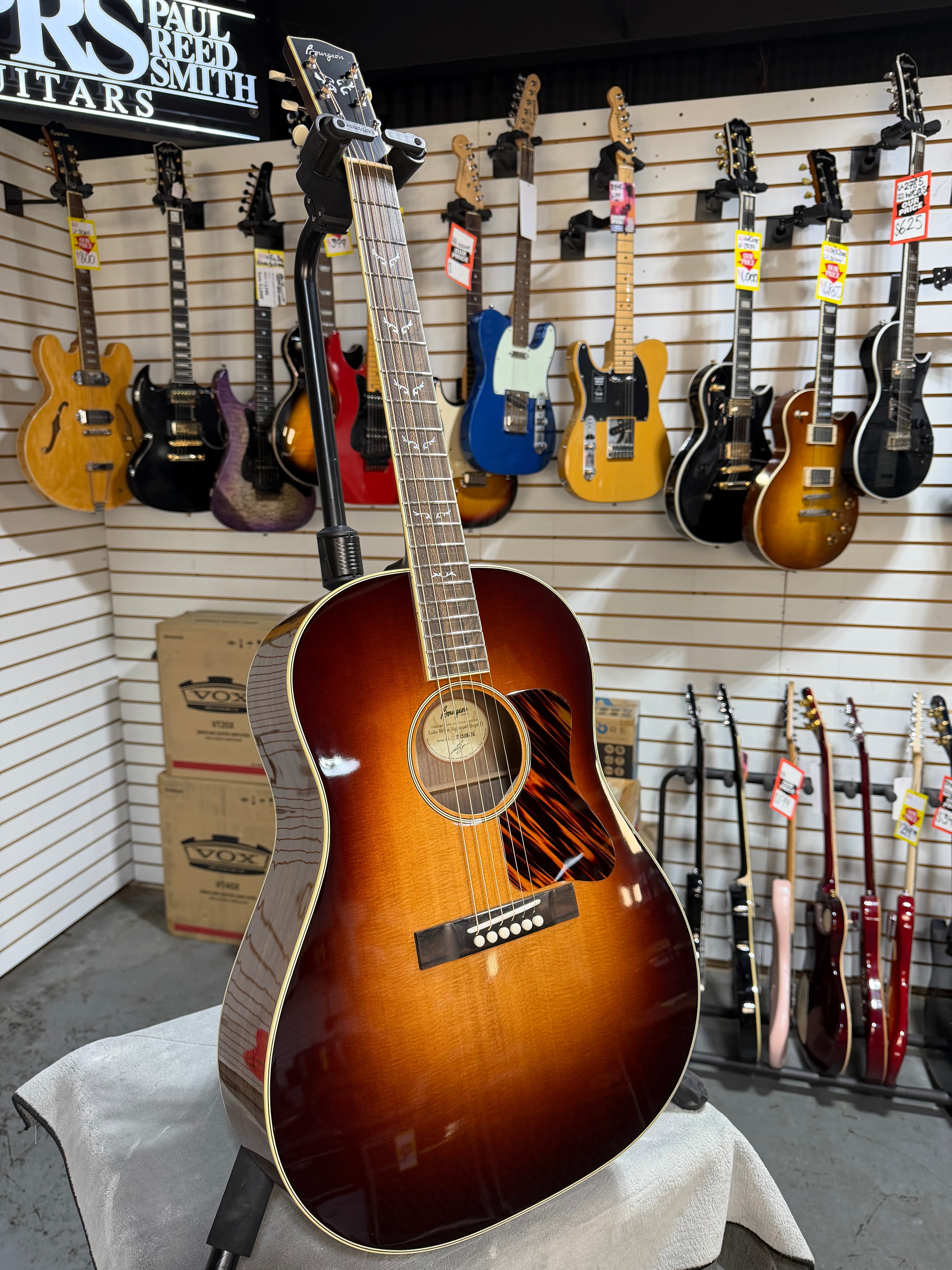 Bourgeois Luke Bryan Signature Touchstone Series Slope Shoulder Dreadnought Sunburst