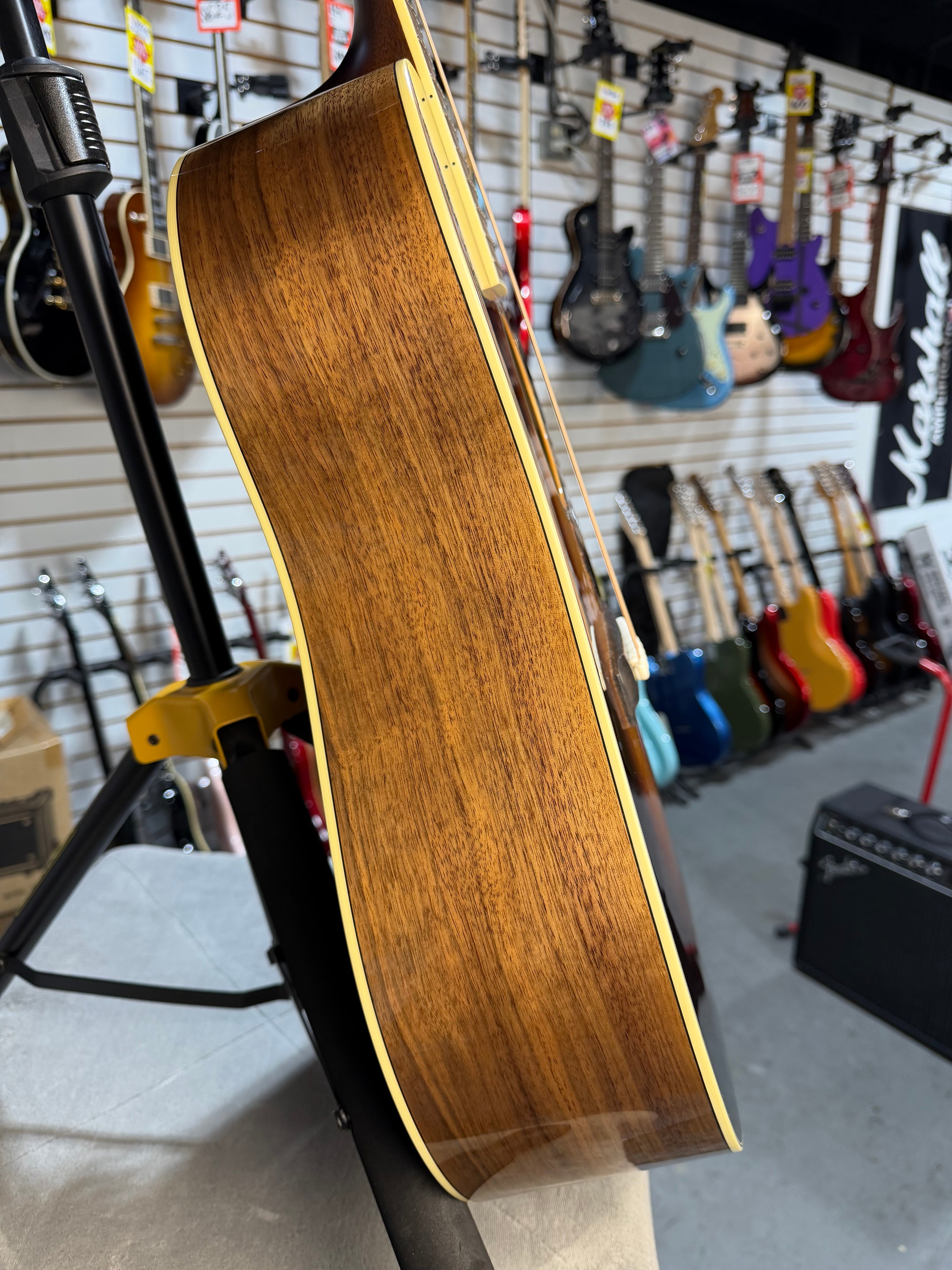 Bourgeois Luke Bryan Signature Touchstone Series Slope Shoulder Dreadnought Sunburst