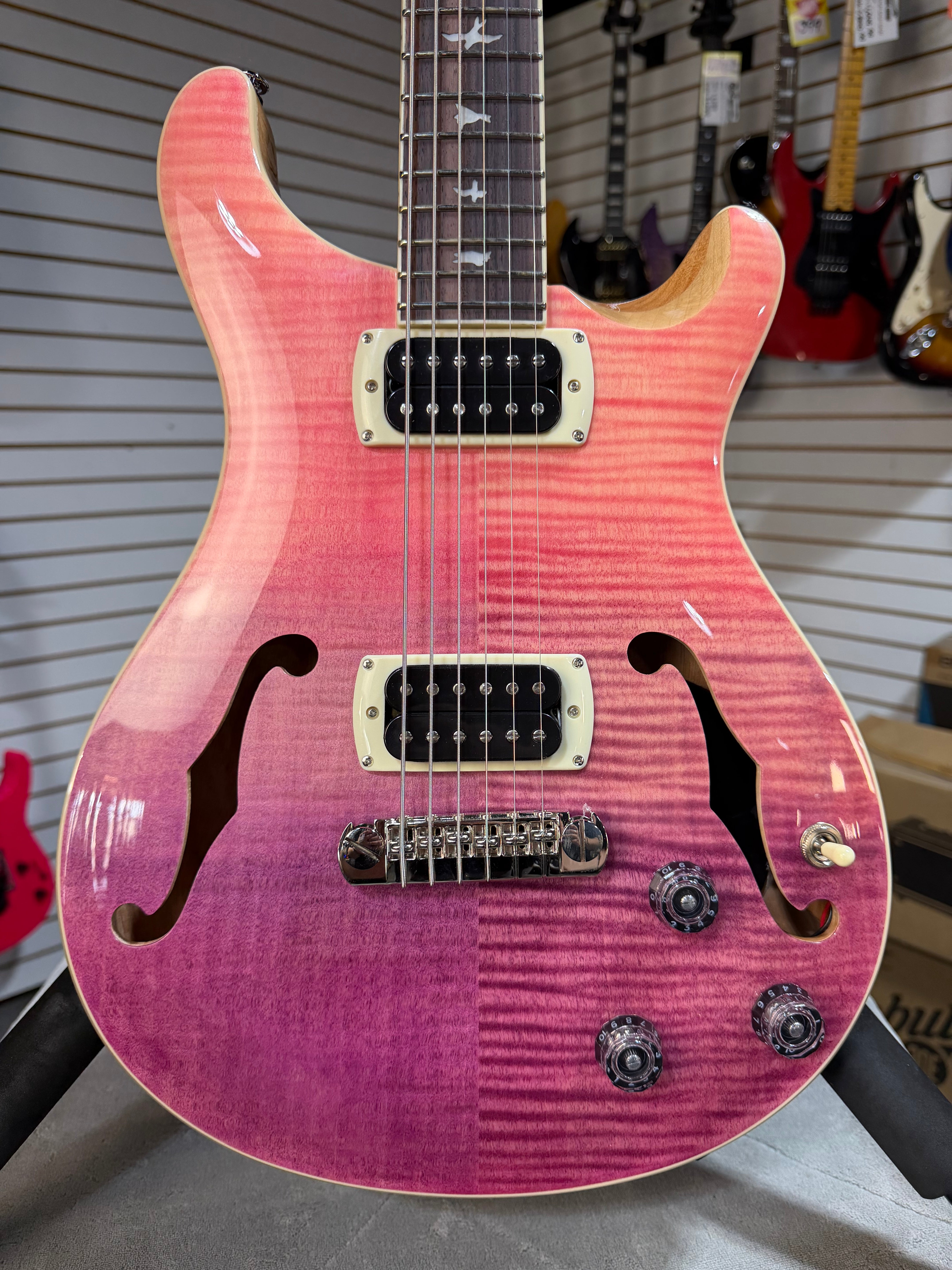 PRS SE Ed Sheeran Signature Hollowbody I Piezo Baritone Pink Ombre