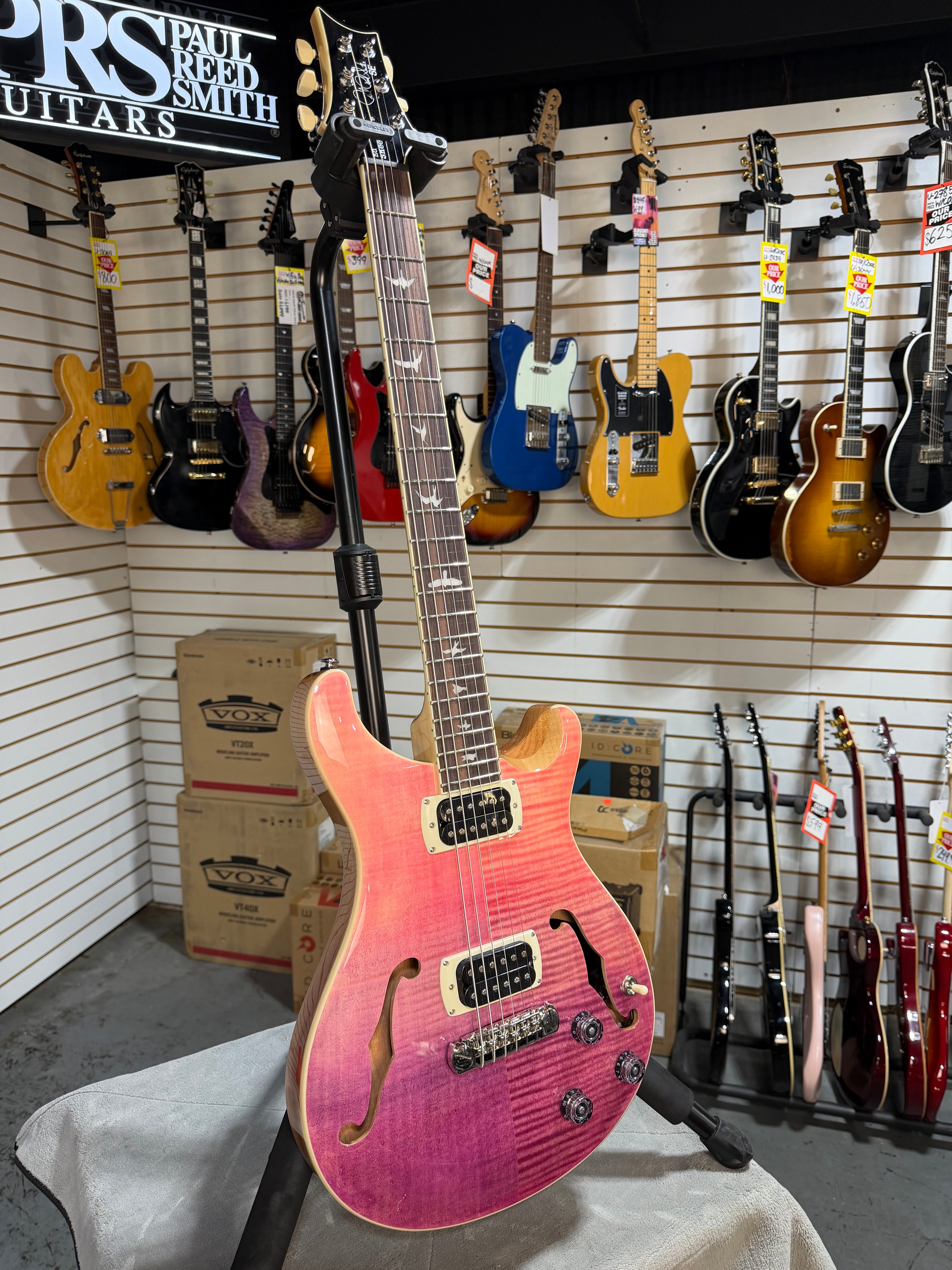 PRS SE Ed Sheeran Signature Hollowbody I Piezo Baritone Pink Ombre