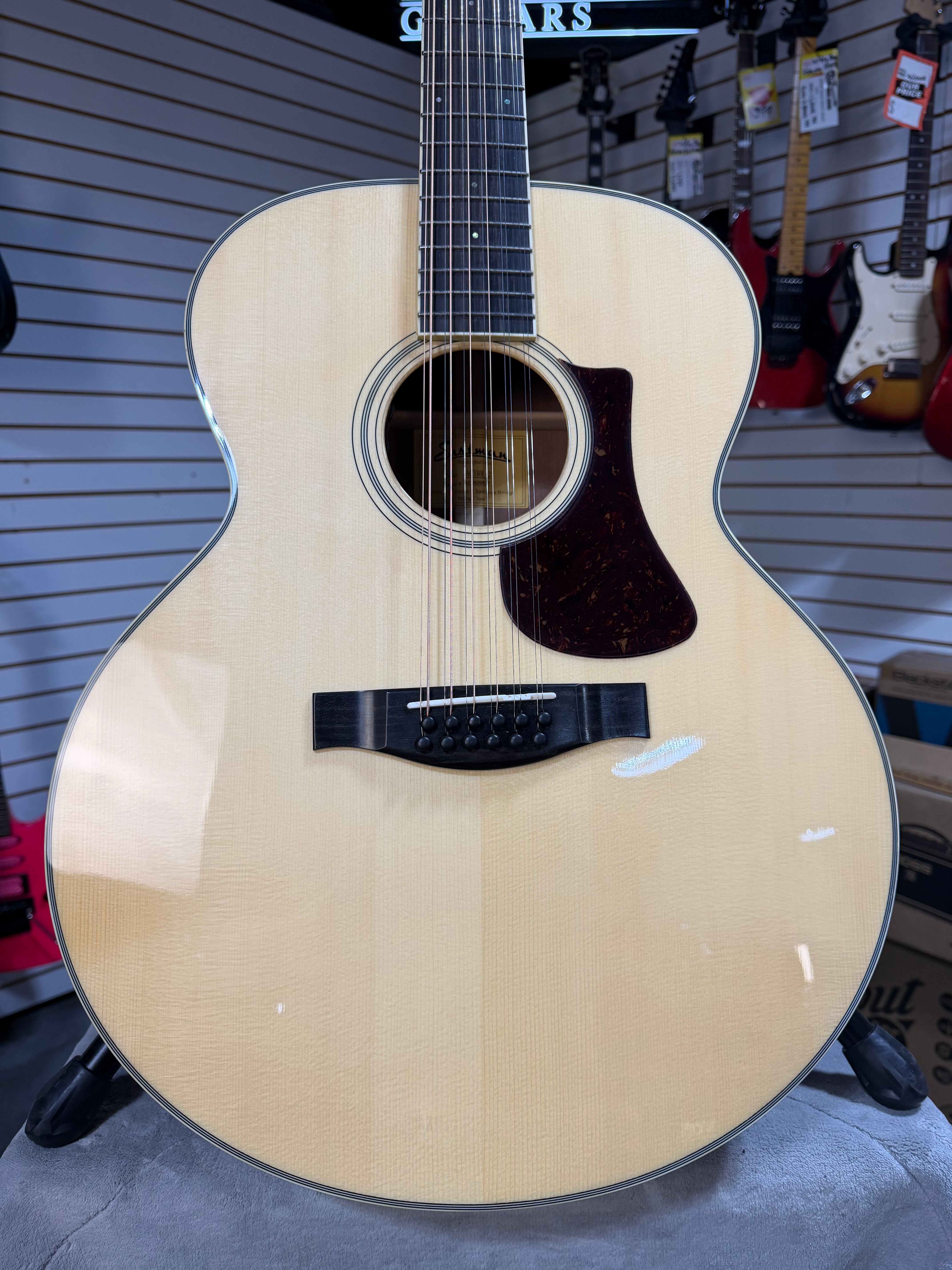 Eastman AC330E-12 Natural