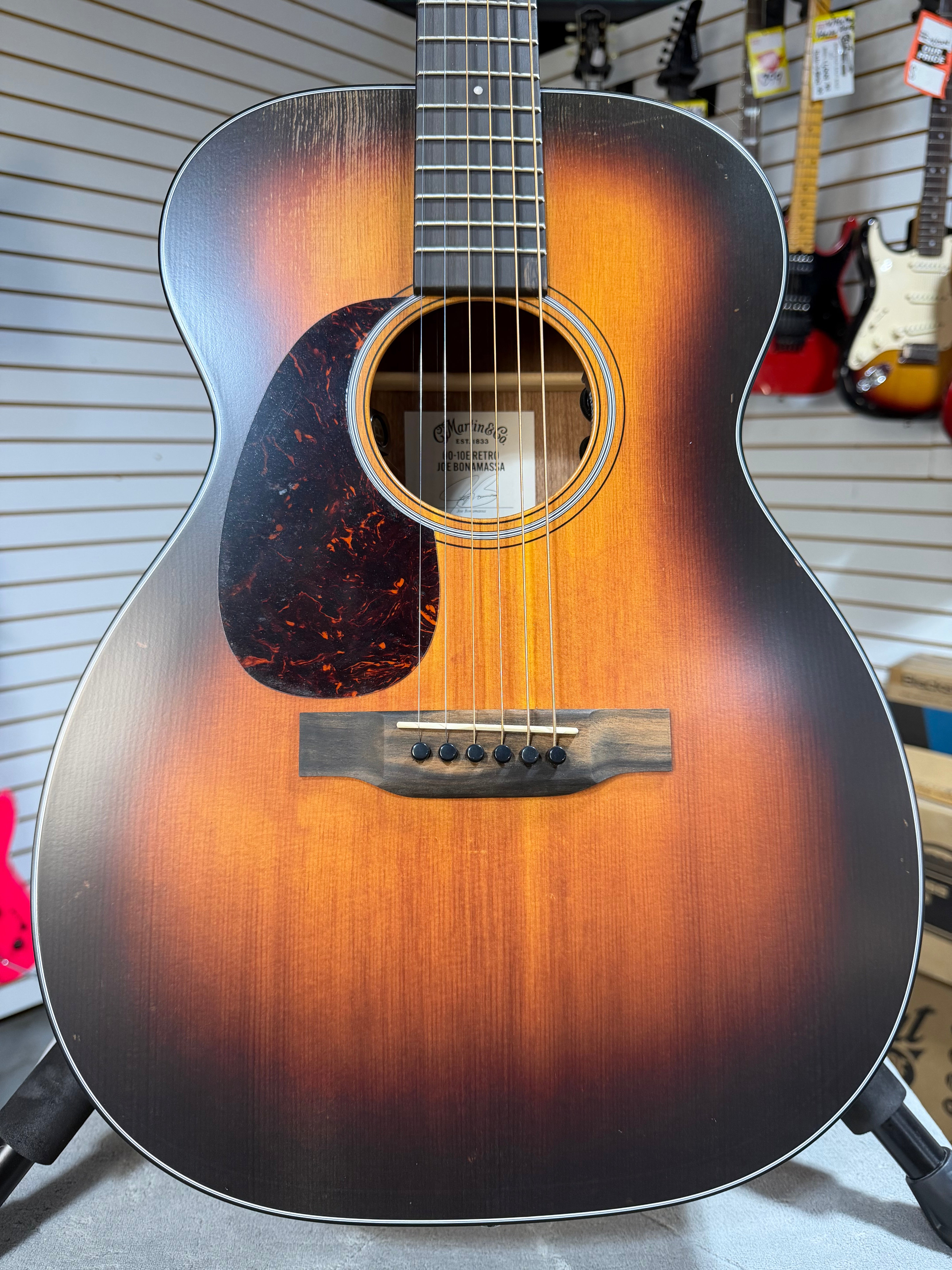 Martin 0010E Retro Joe Bonamassa Left Handed Sunburst