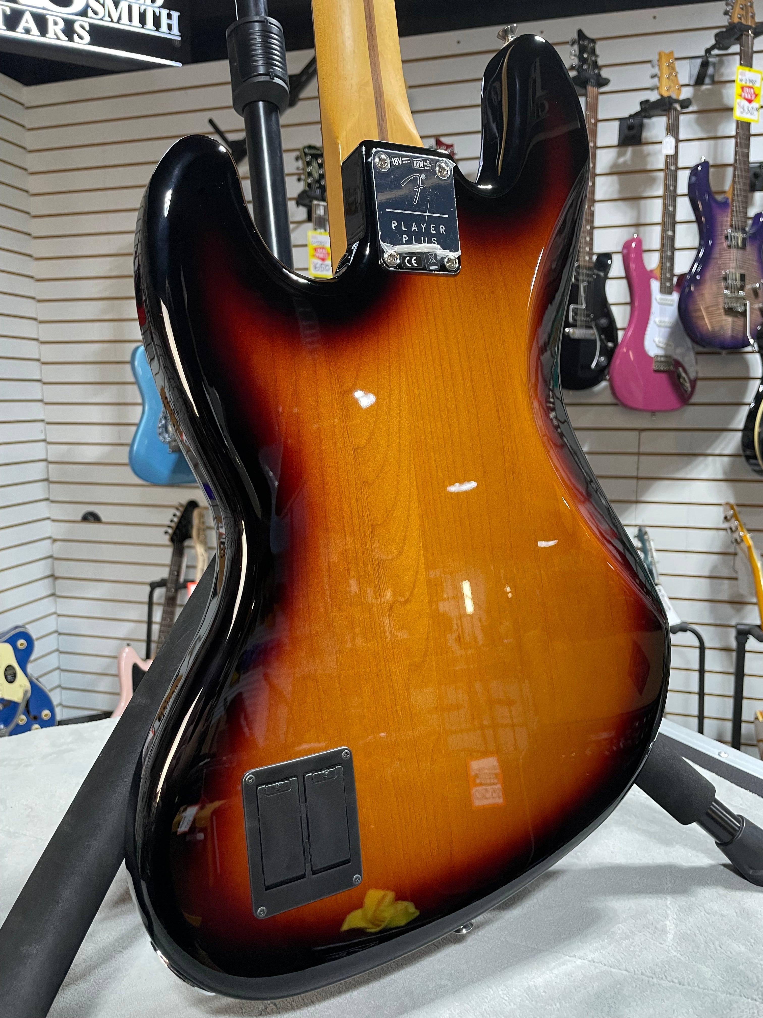 Player Plus Active Jazz Bass - 3-Tone Sunburst w/Pau Ferro Fretboard #475 GET PLEK'D!