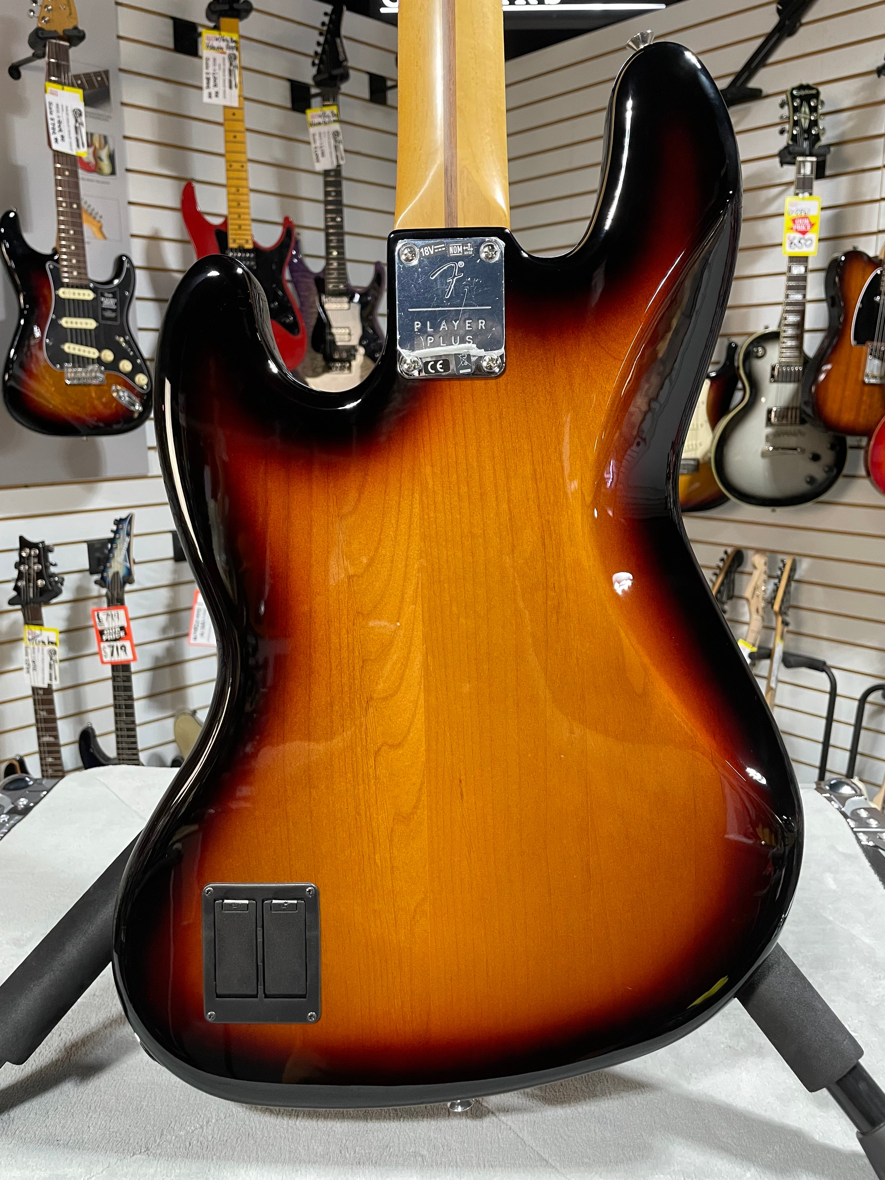 Player Plus Active Jazz Bass - 3-Tone Sunburst w/Pau Ferro Fretboard #475 GET PLEK'D!