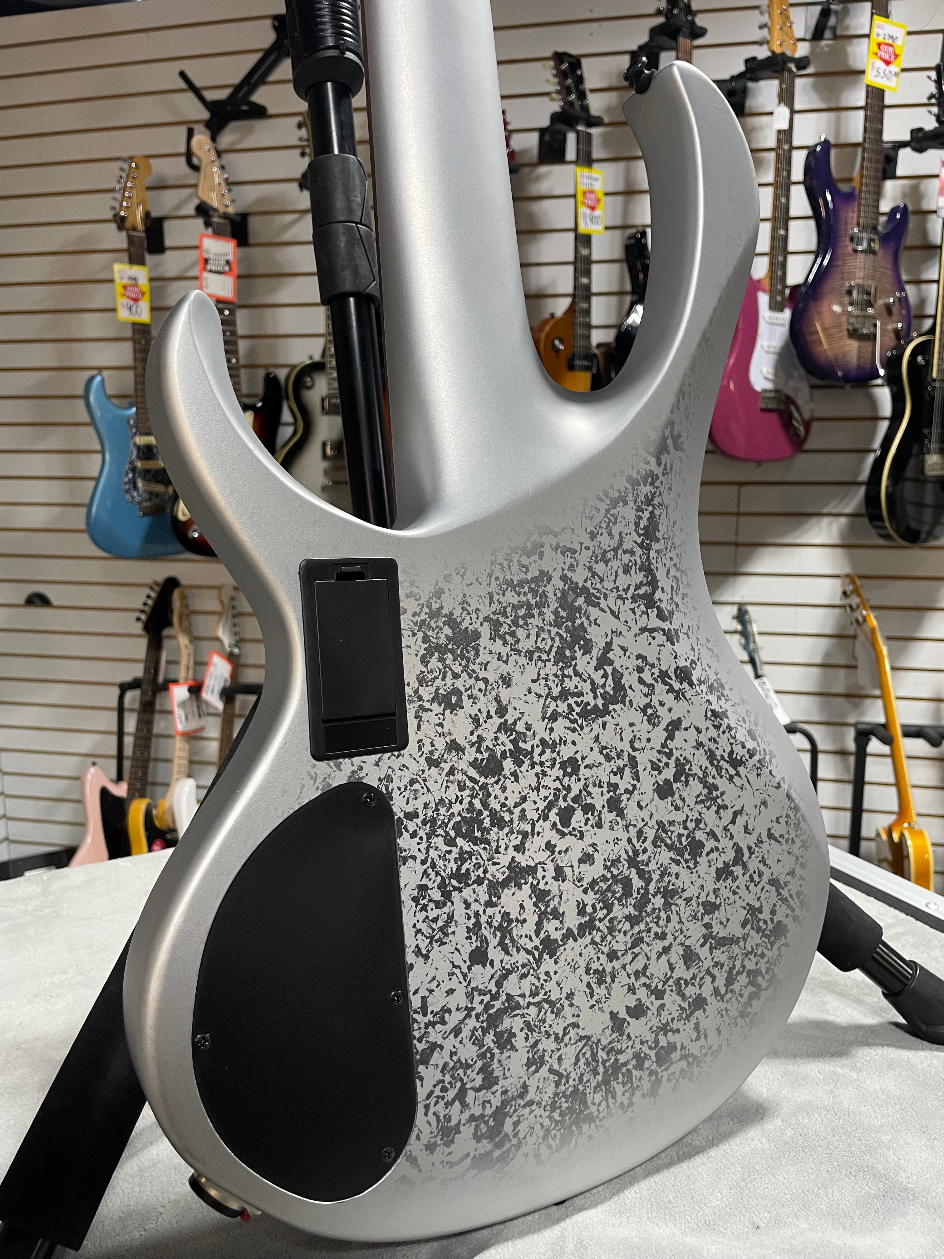 Ibanez 25th-Anniversary BTB Silver Blizzard Matte