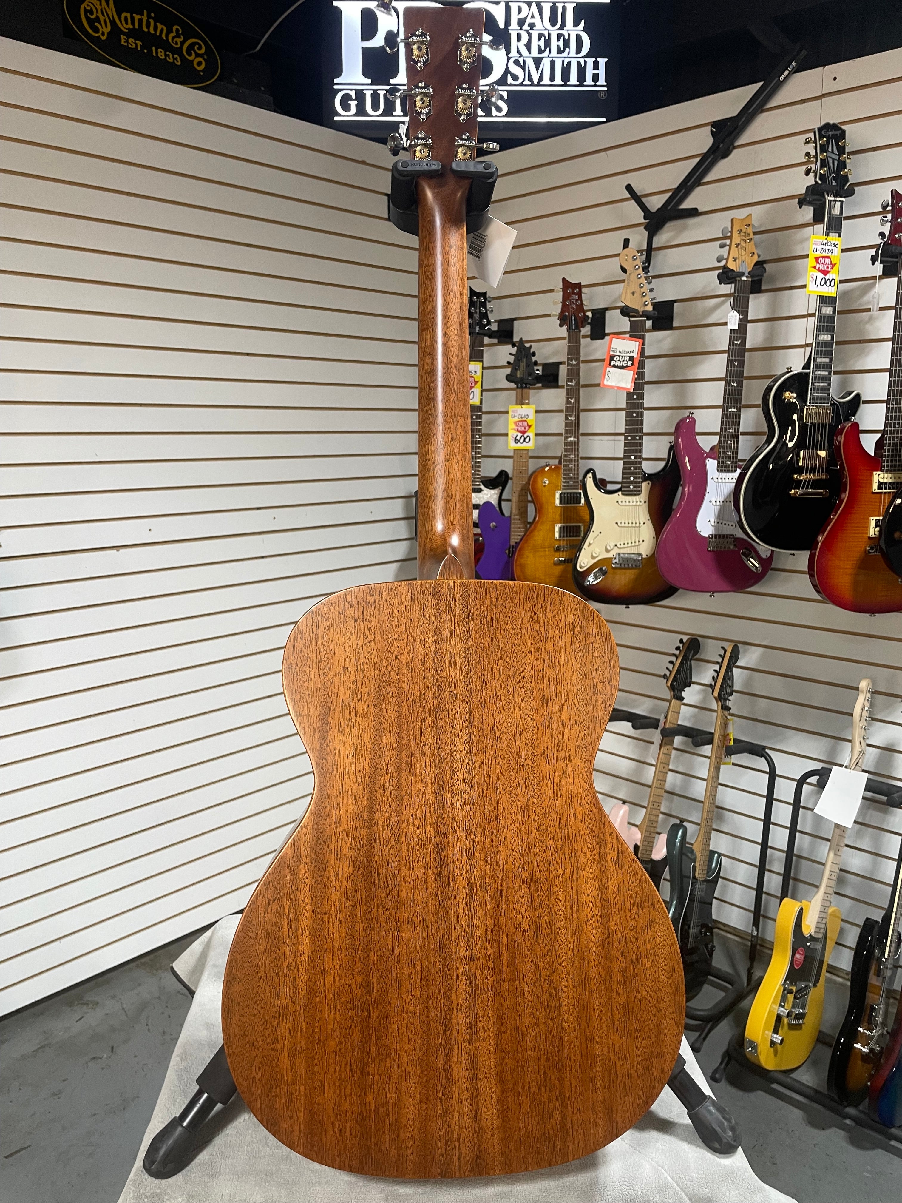 Martin Standard Series 000-17 Acoustic Guitar - Mahogany - OHSC & PLEK*D