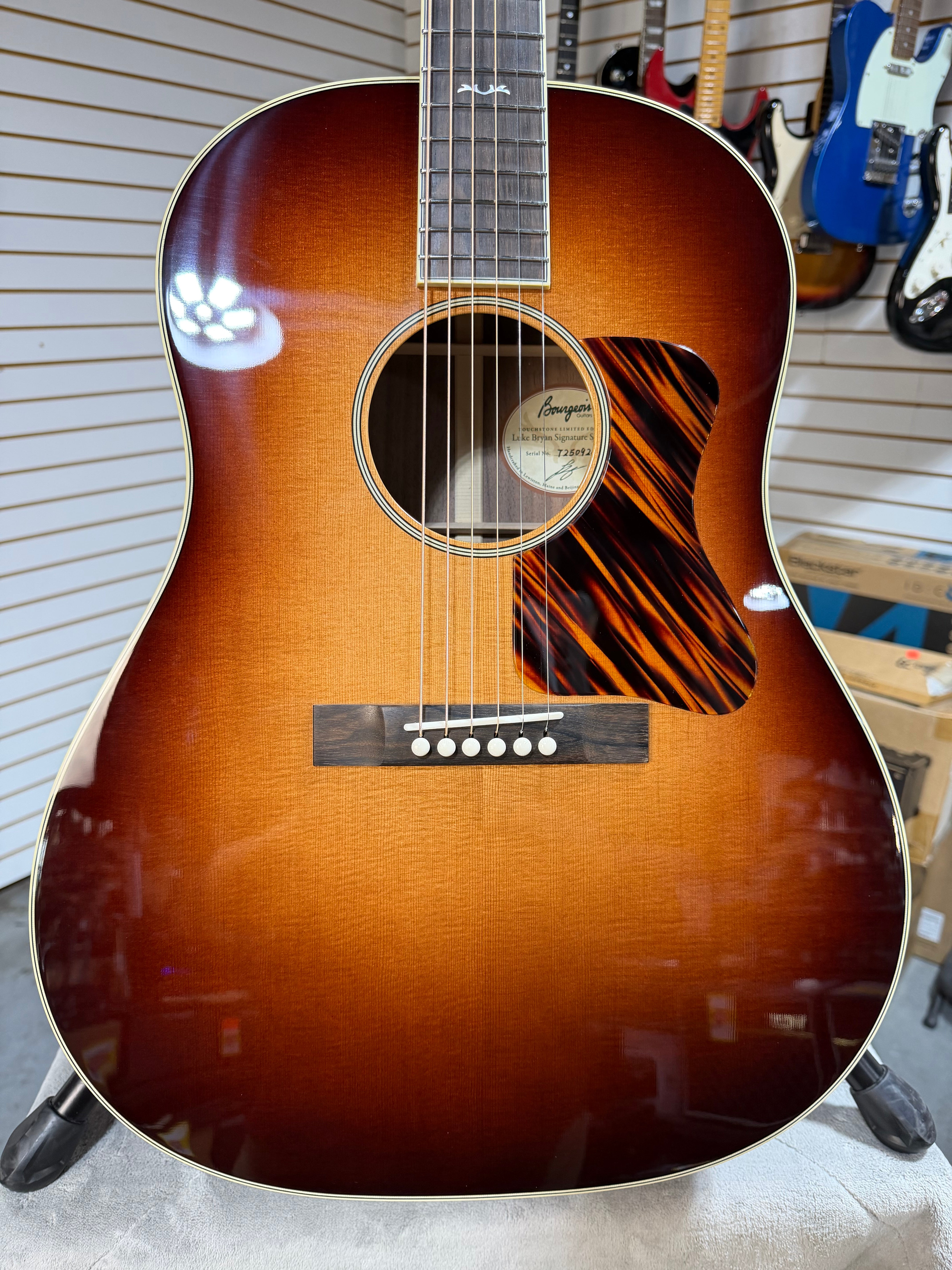 Bourgeois Luke Bryan Signature Touchstone Series Slope Shoulder Dreadnought Sunburst