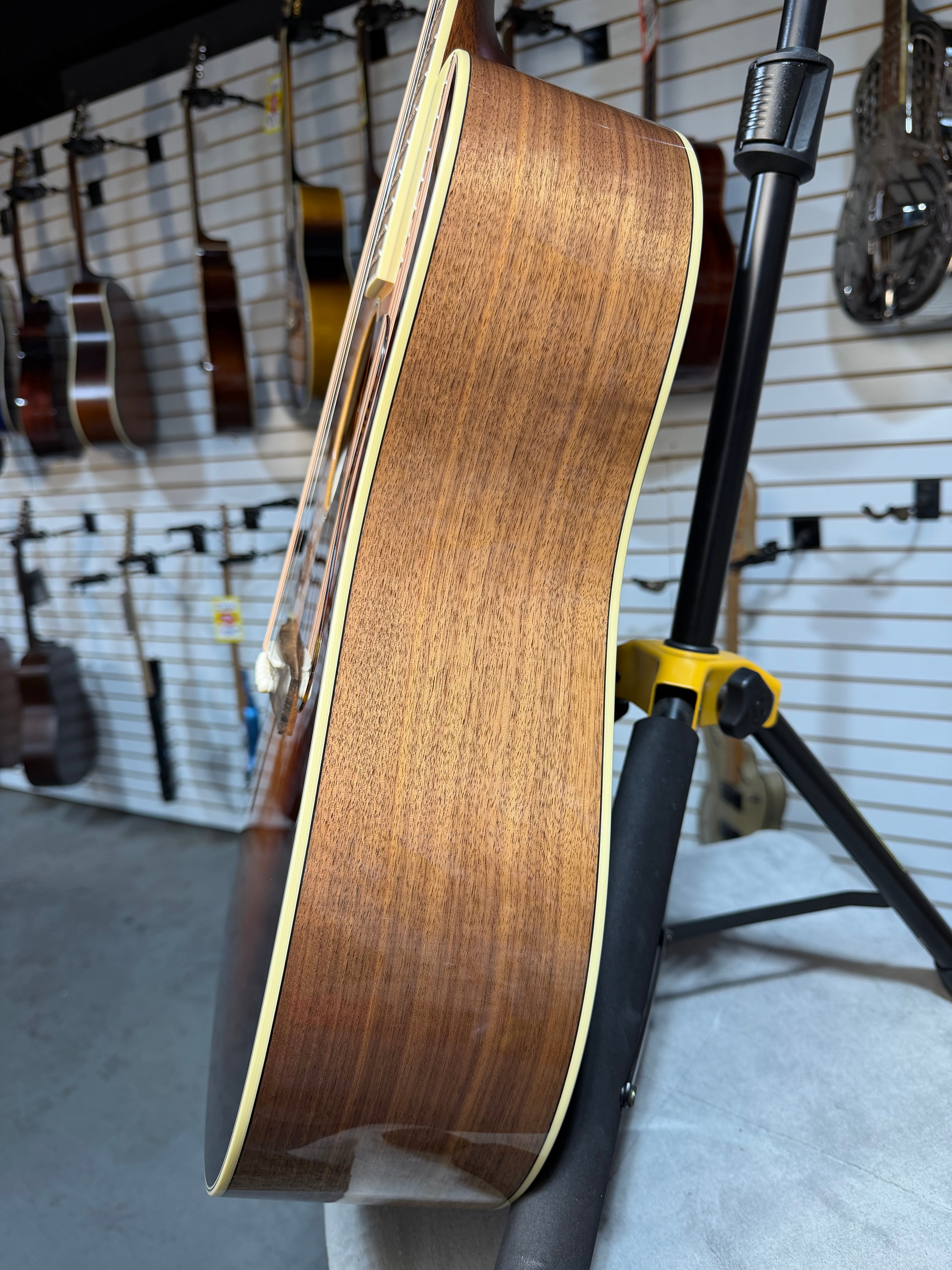 Bourgeois Luke Bryan Signature Touchstone Series Slope Shoulder Dreadnought Sunburst